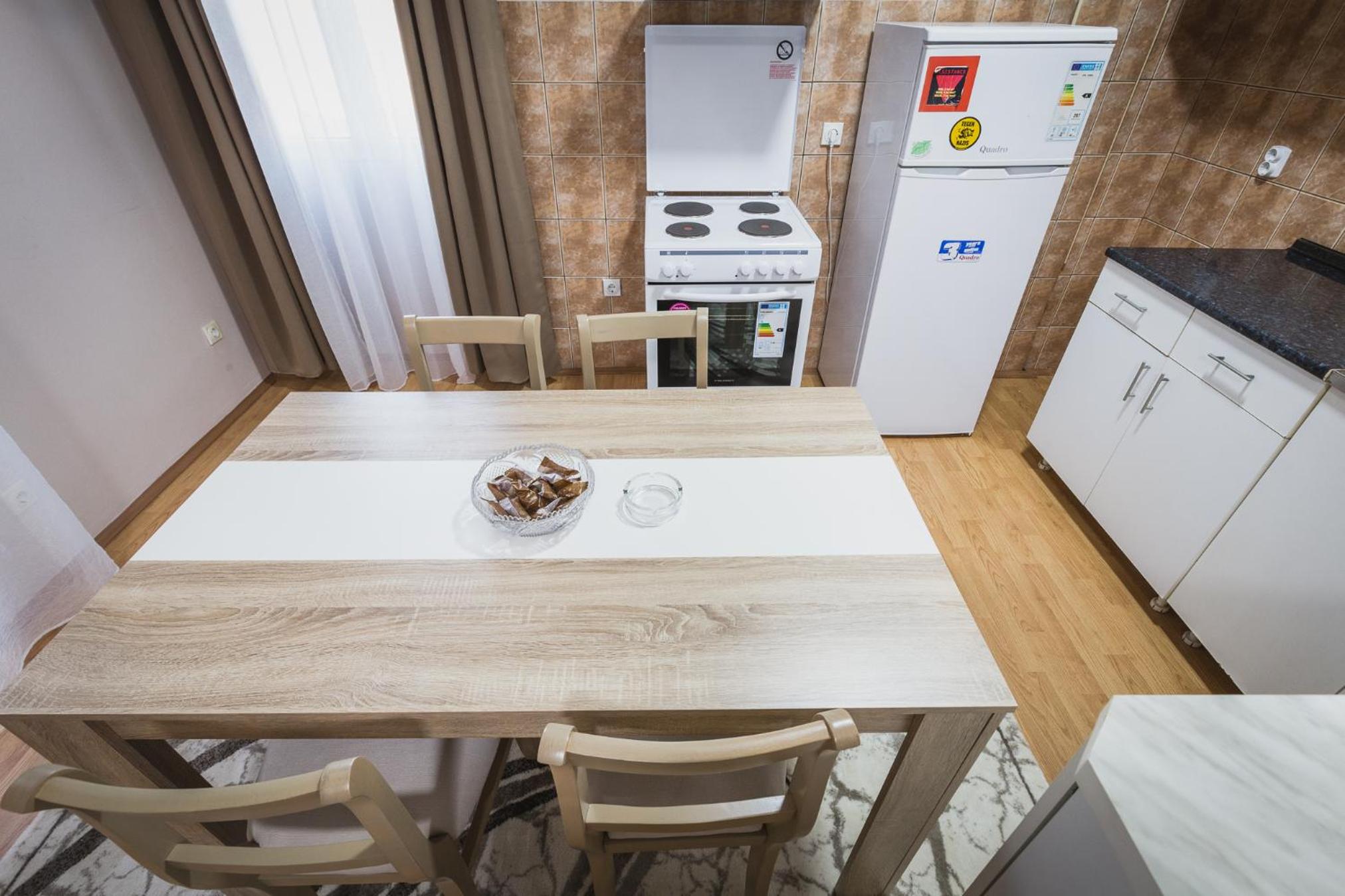 Axios Apartment