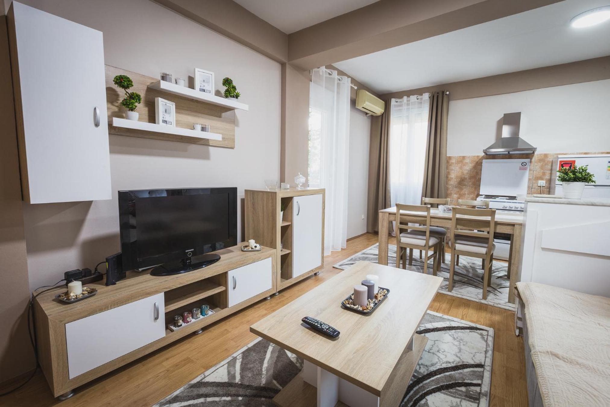 Axios Apartment