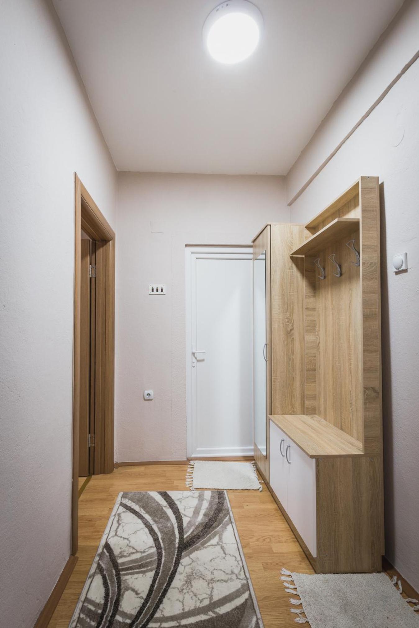 Axios Apartment