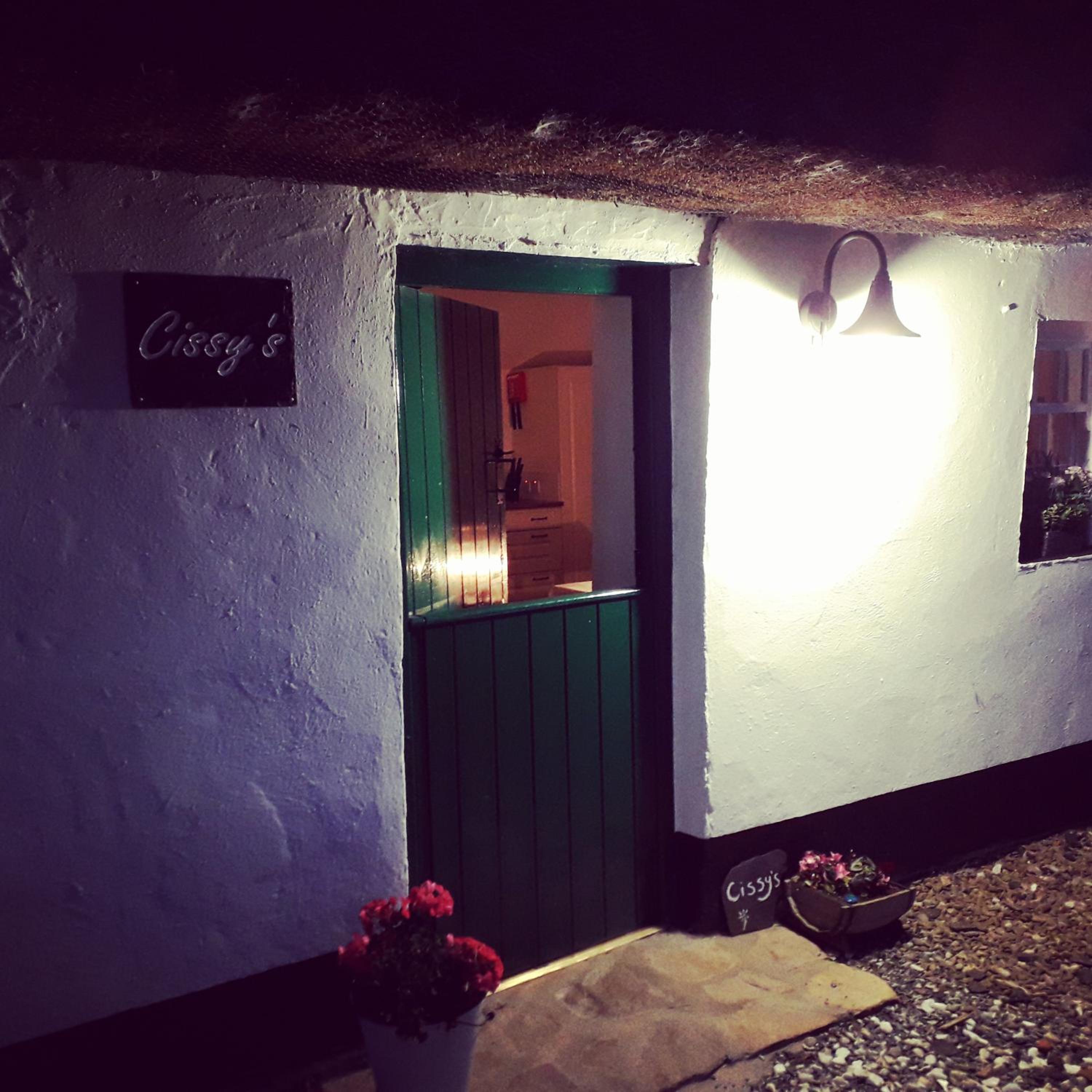 Cissy's Cottage - traditional thatched cottage, on the Causeway Coast view 3