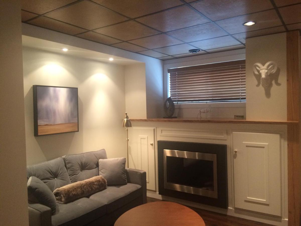 Hotel Spa inspired guest suite - Image 1