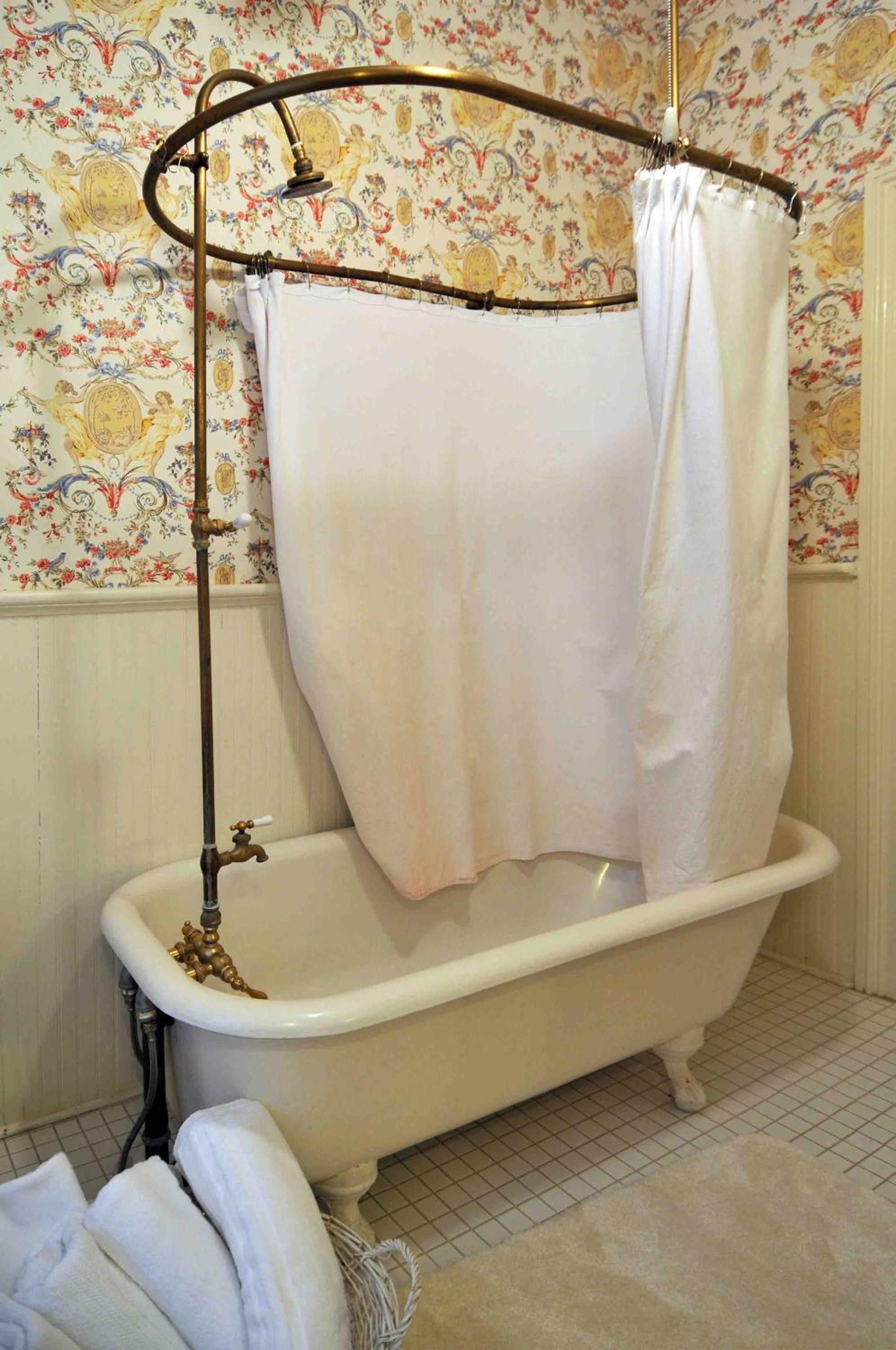 1872 Denham Inn