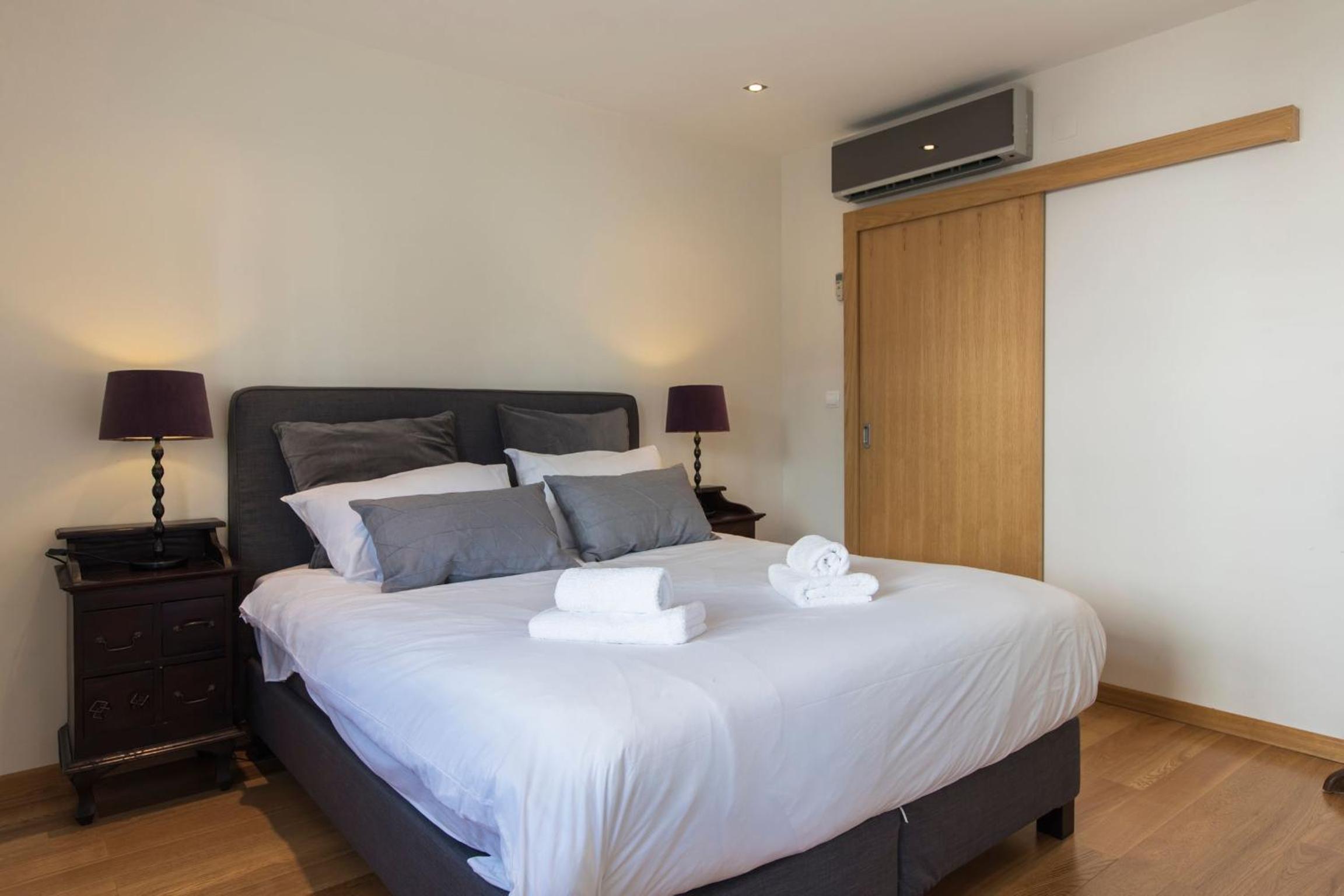 2 Bedroom Belem Wonder by LovelyStay view 3