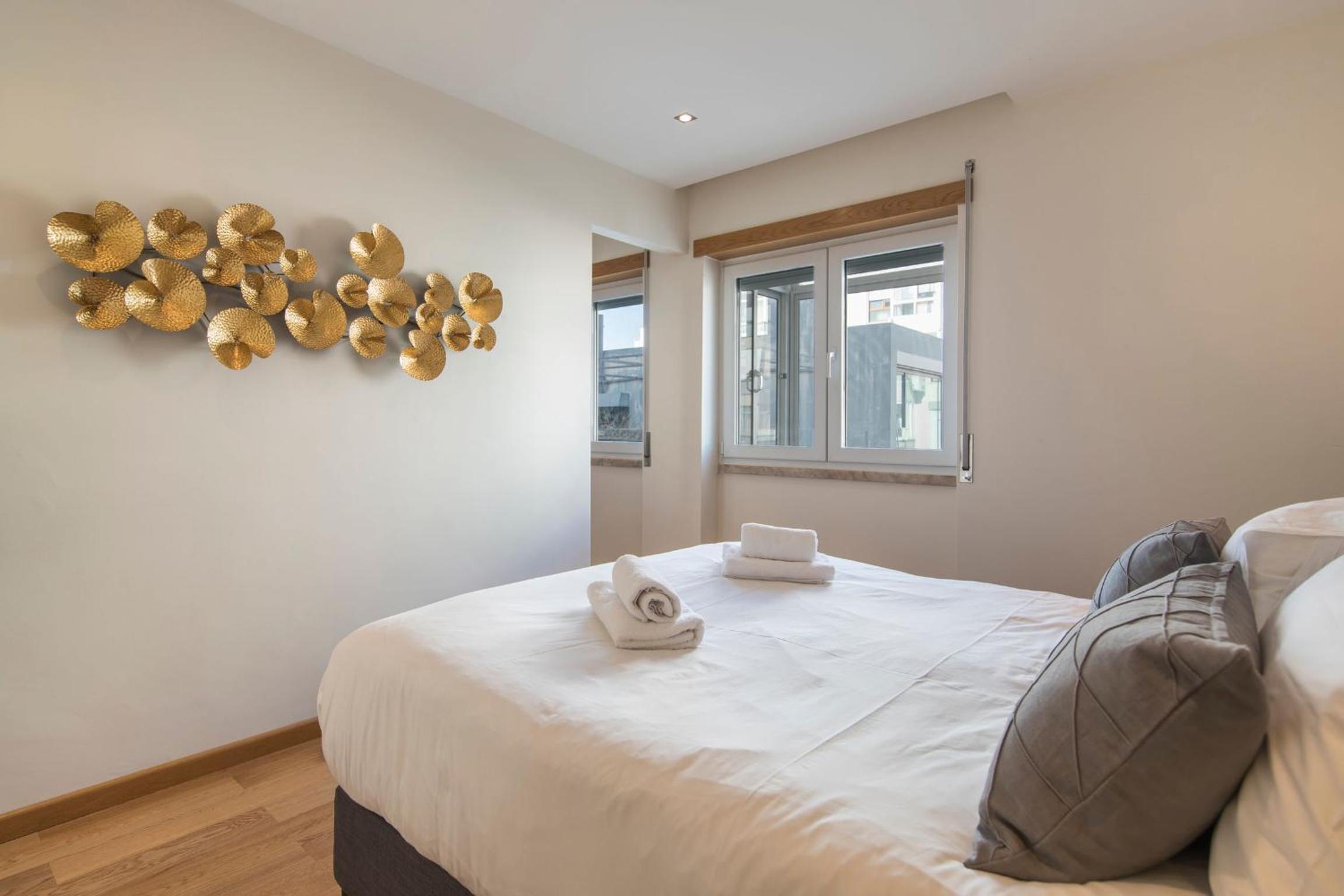 2 Bedroom Belem Wonder by LovelyStay view 2