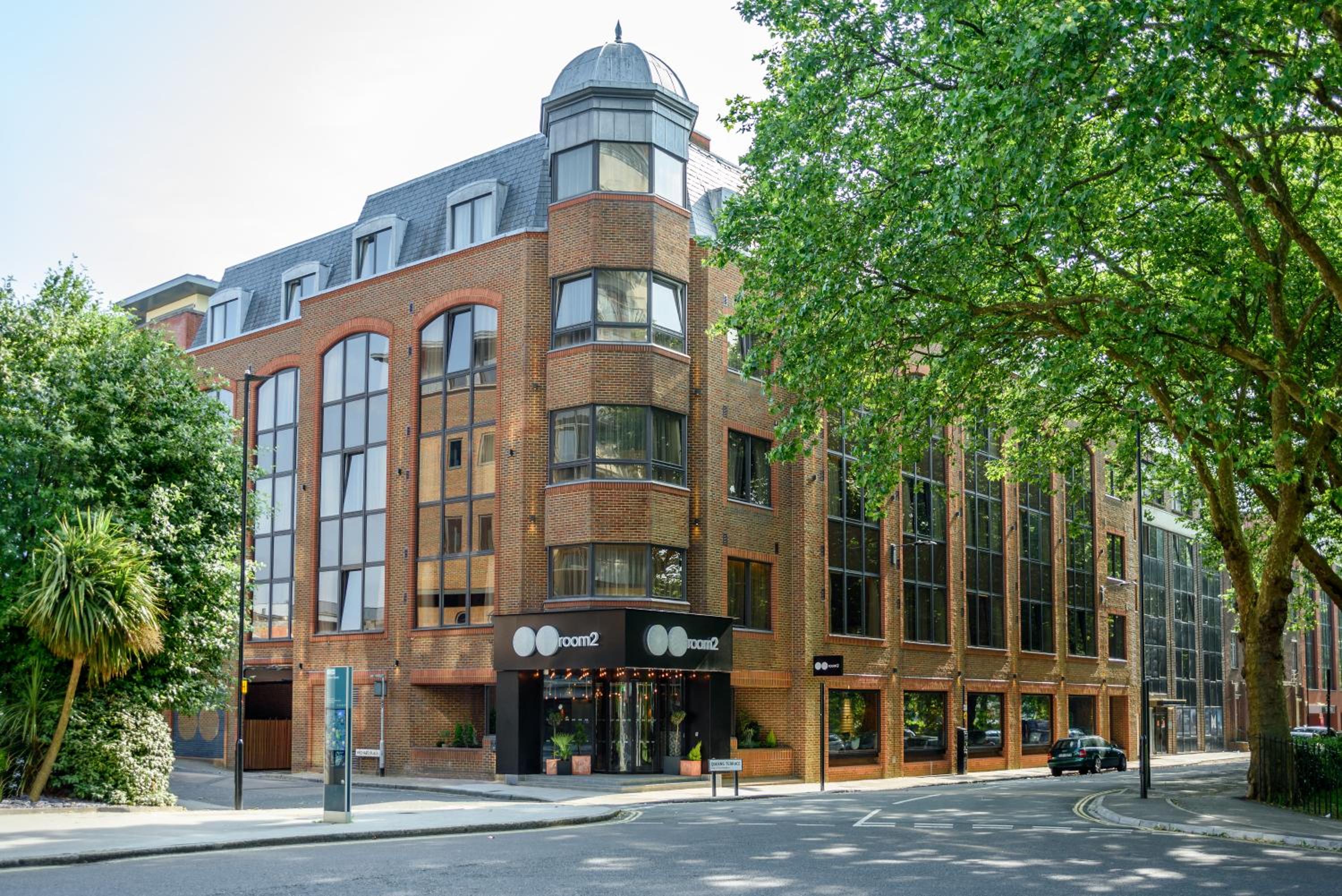 Hotel room2 Southampton Hometel - Image 1