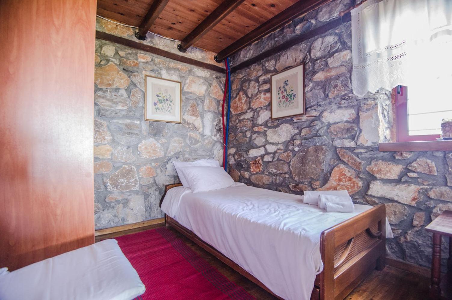Stonehouse 2 Bedroom Chalet on Olympus Amazing View view 5