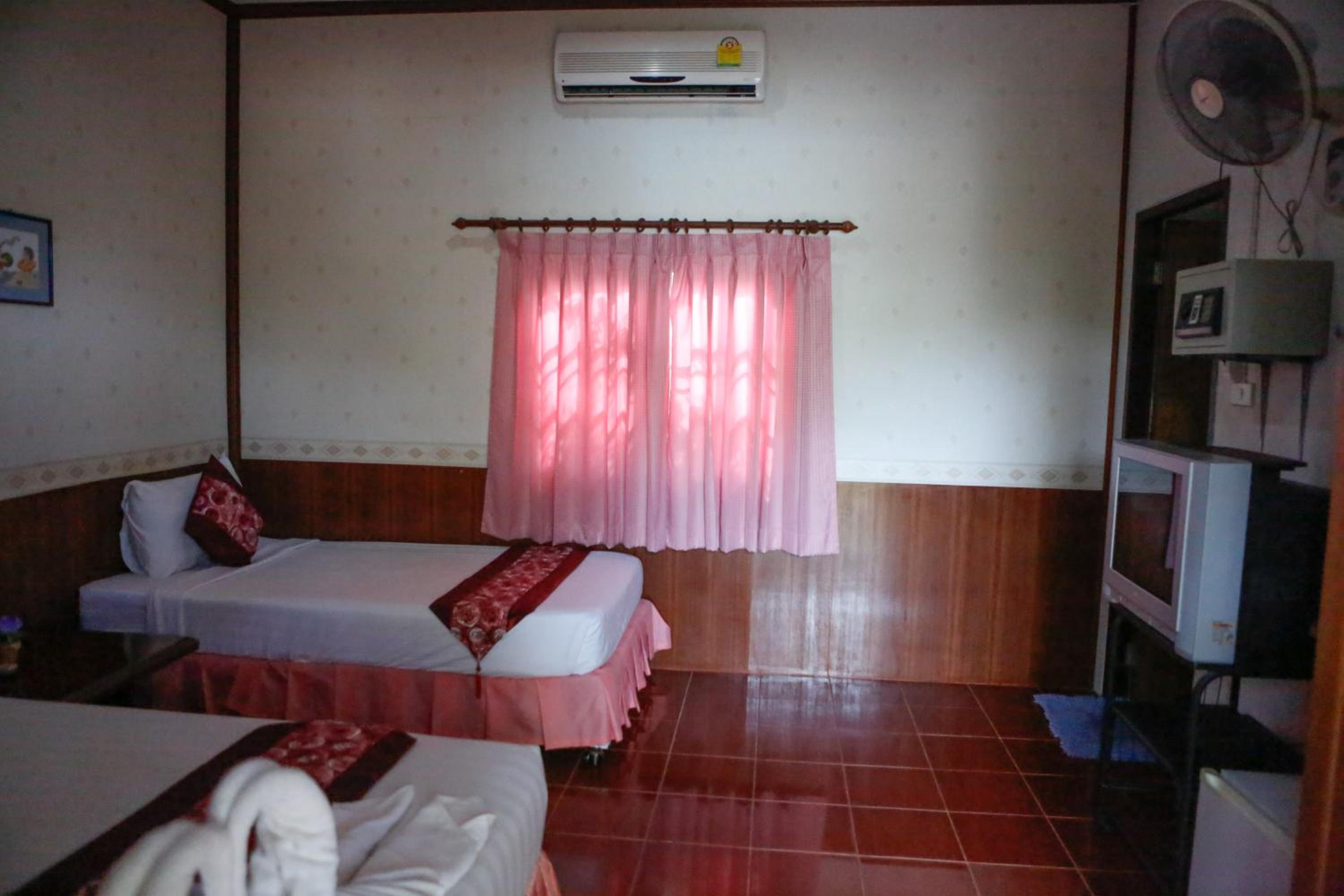 Rung Arun Resort