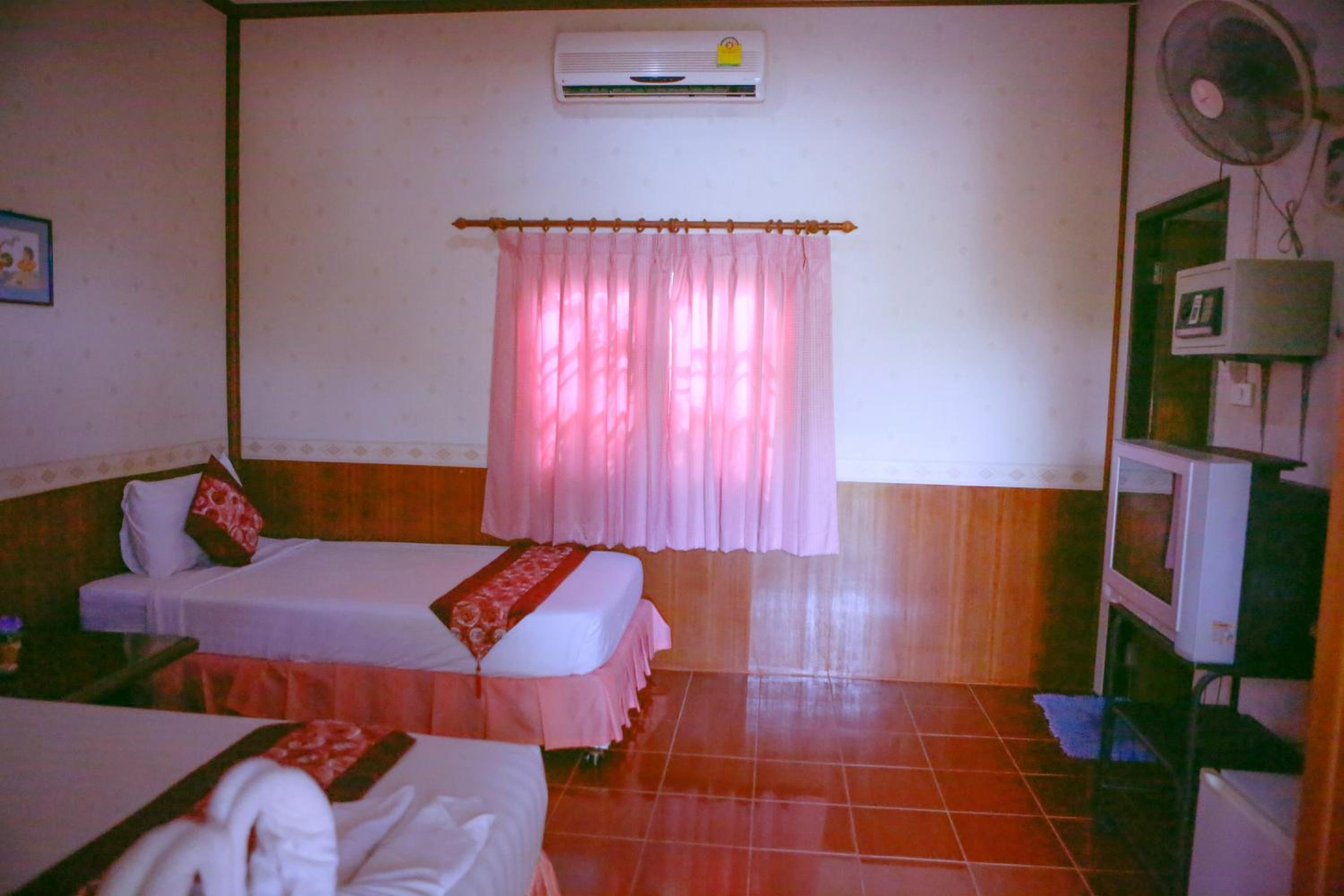 Rung Arun Resort
