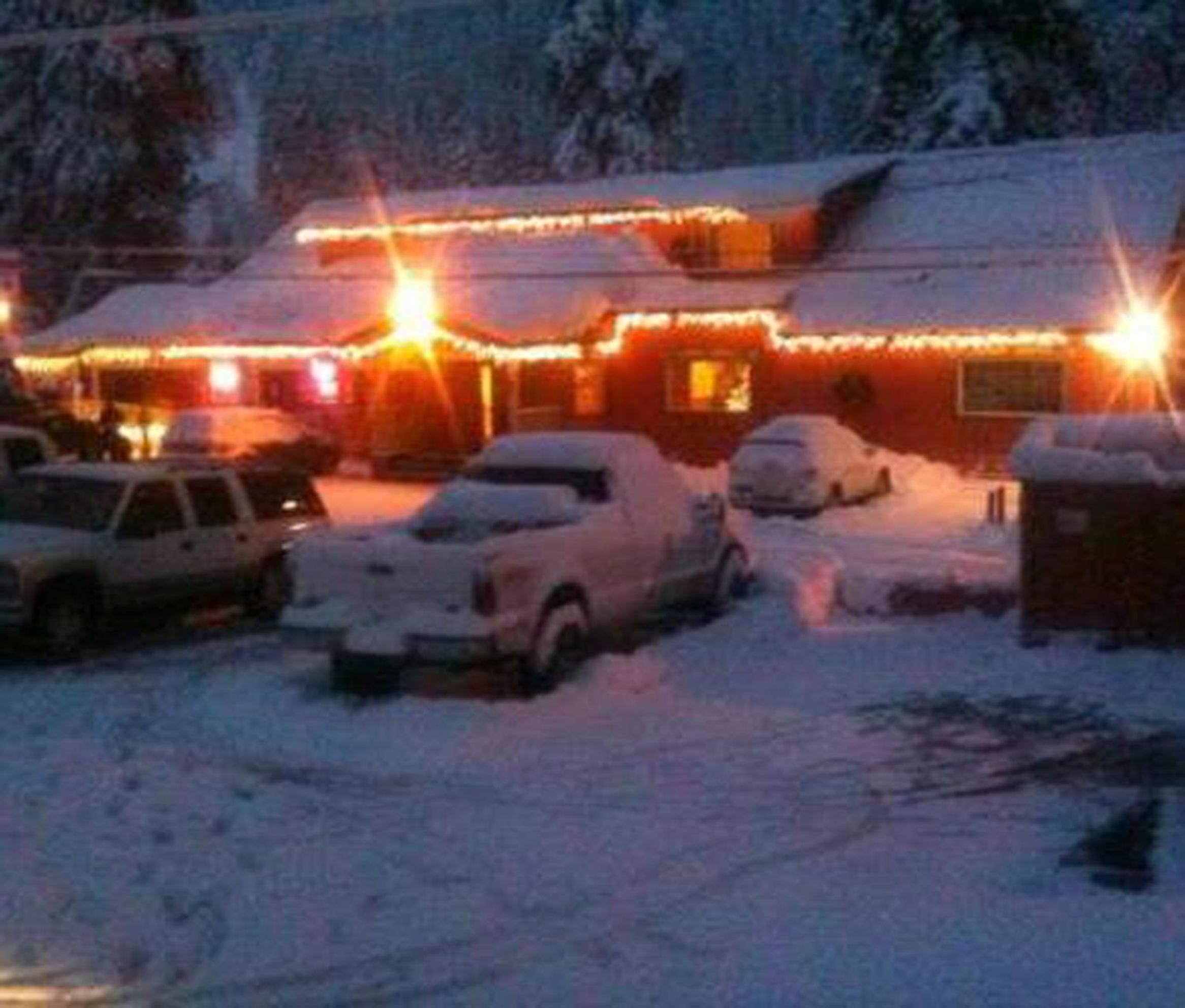 StrawberryInn River Front Resort