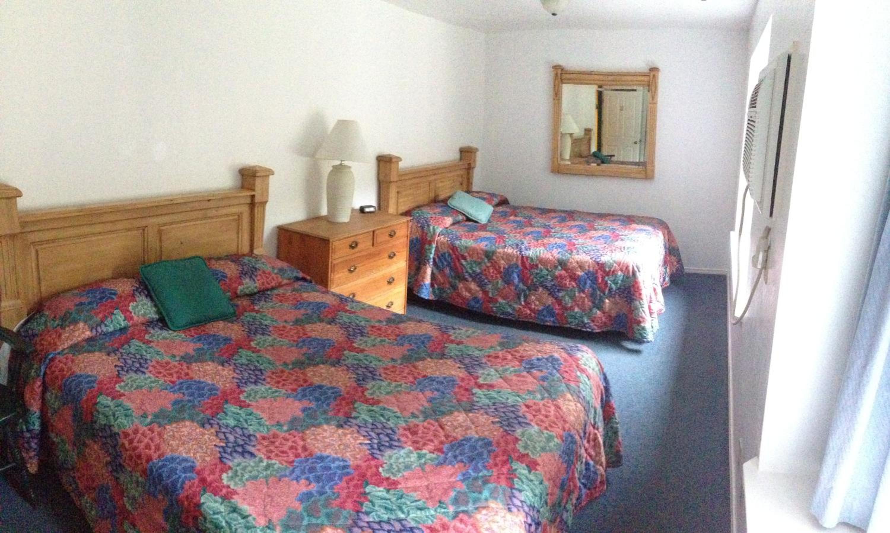 StrawberryInn River Front Resort