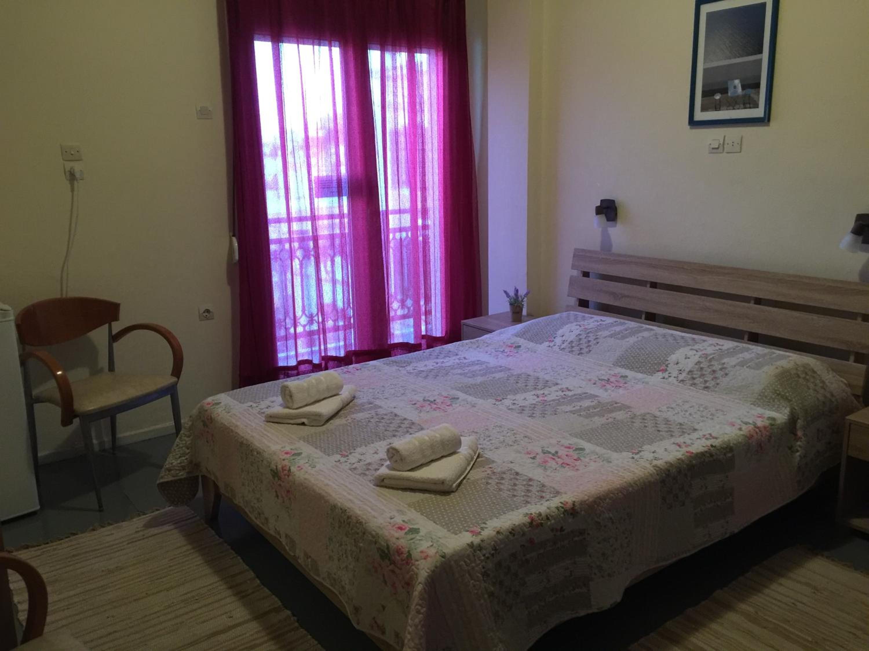 Platanos Rooms