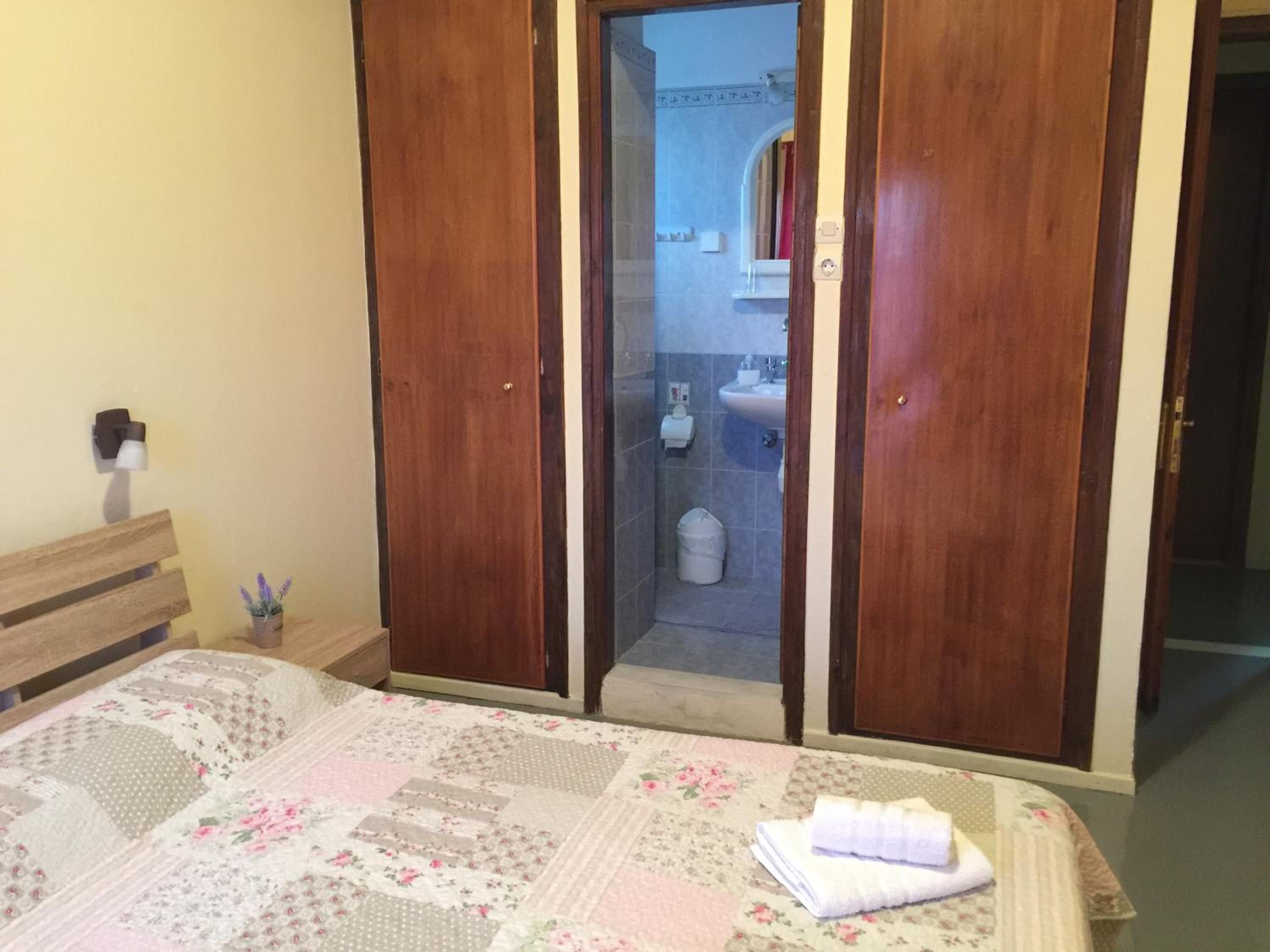 Platanos Rooms