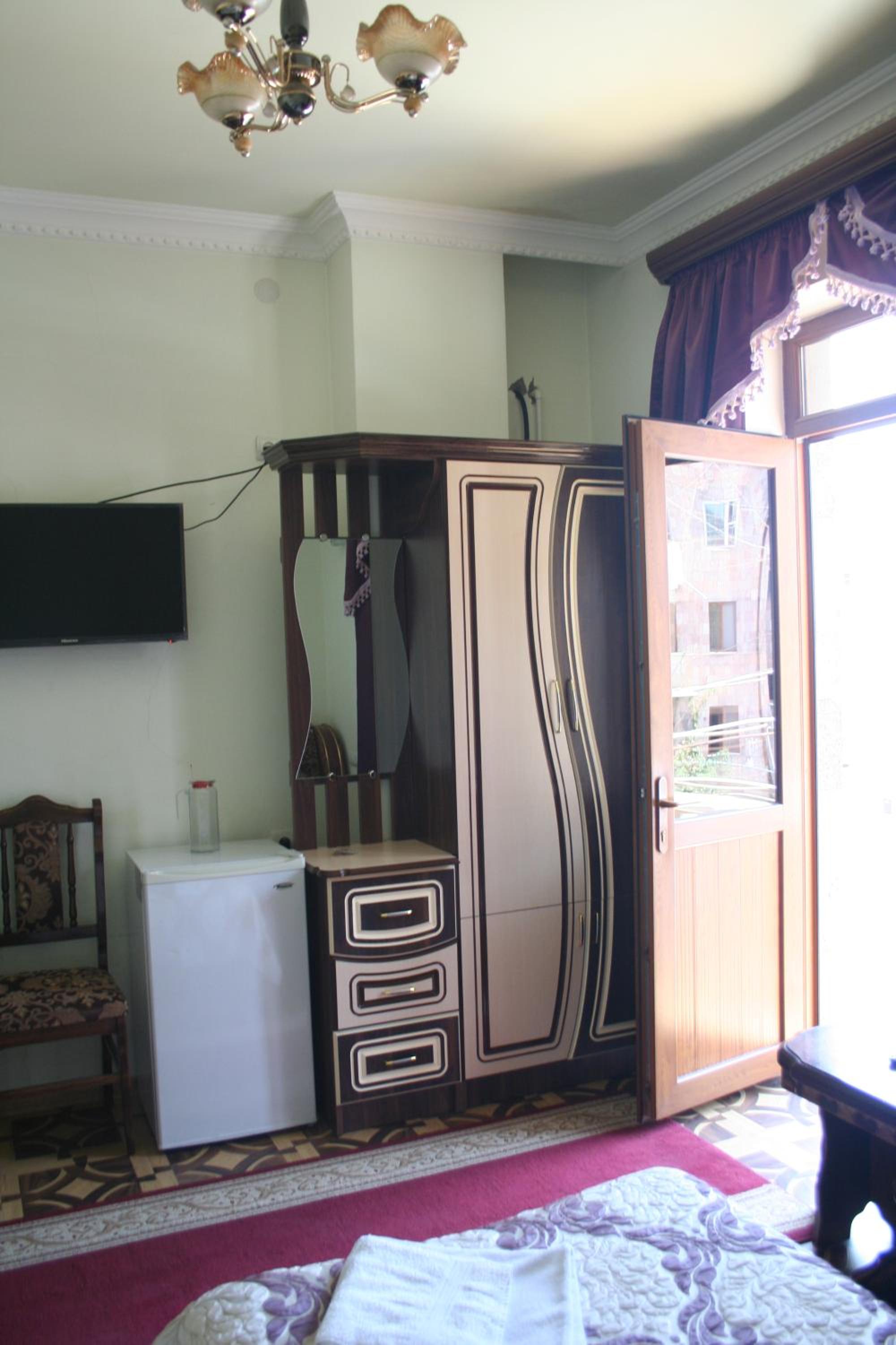 Hotel Noy