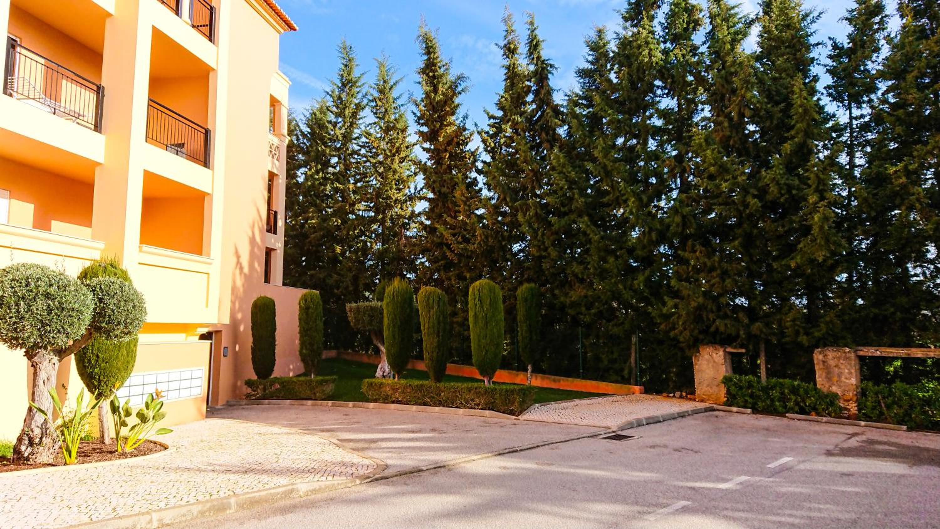 Luxury 3-bedroom apartment at high-end Praia da Luz