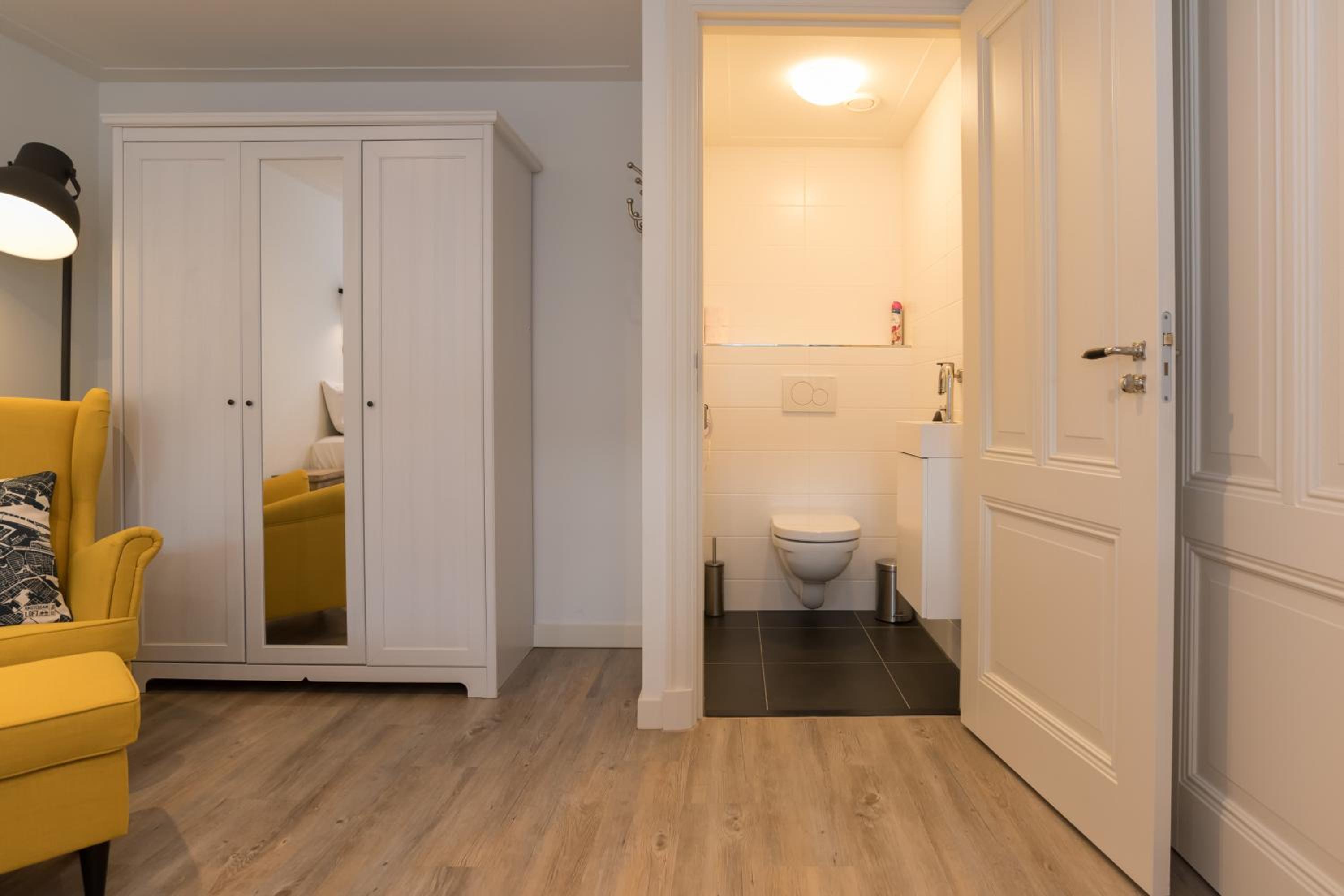 Nassau Canal Suites - in the heart of the city