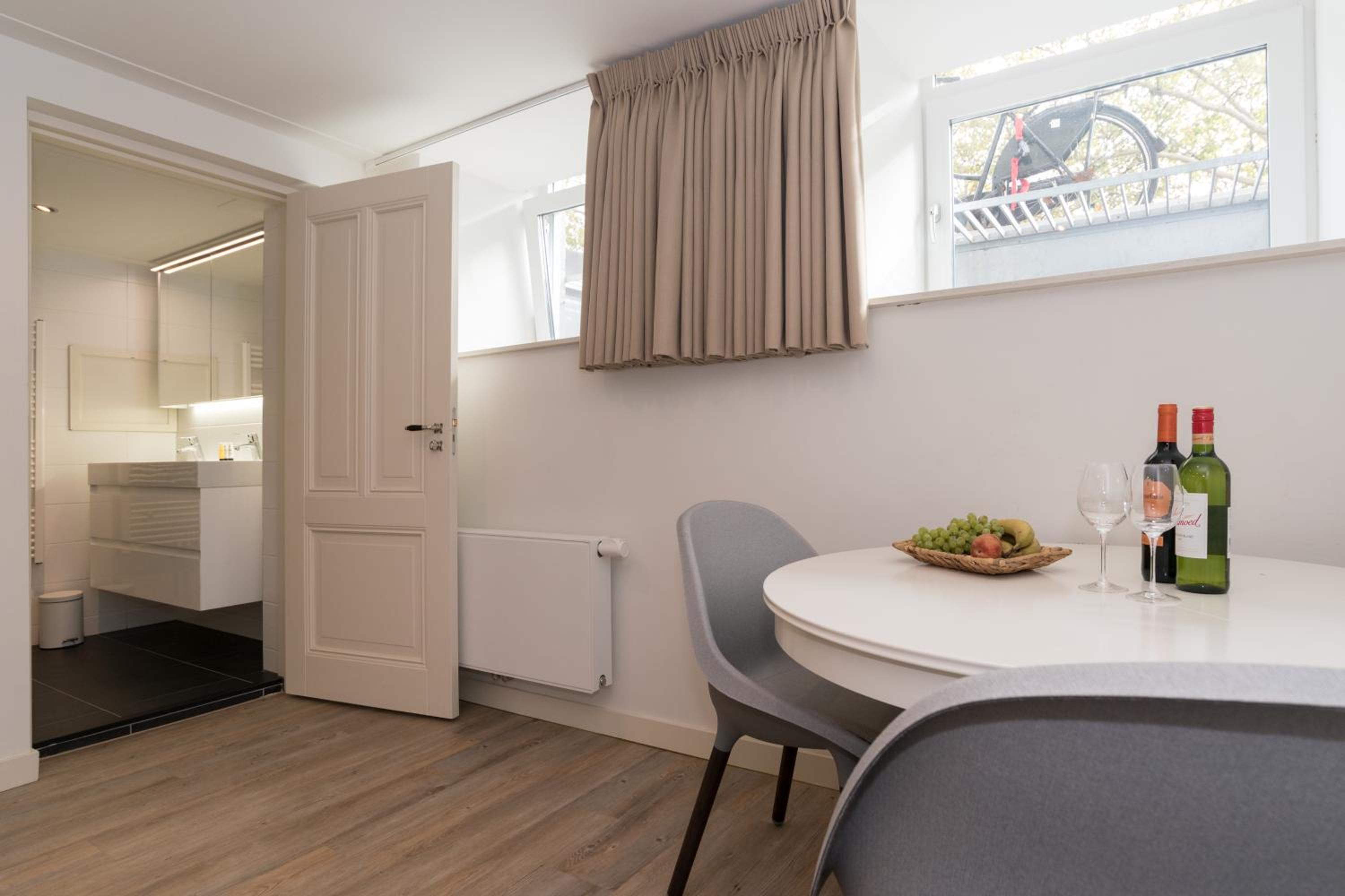 Nassau Canal Suites - in the heart of the city