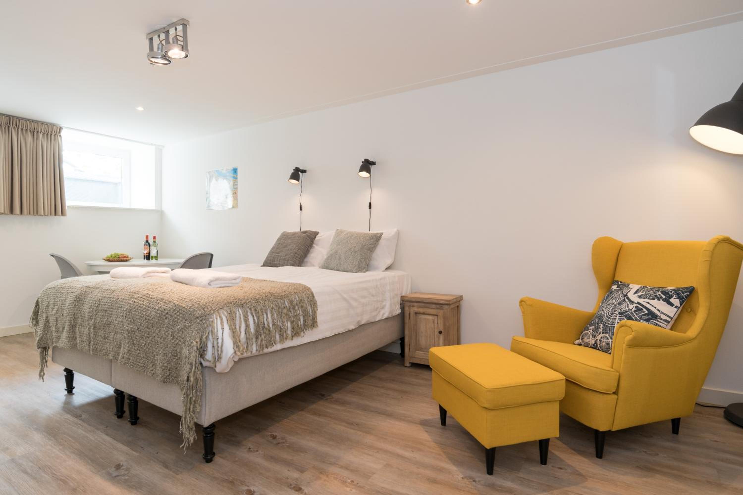 Nassau Canal Suites - in the heart of the city