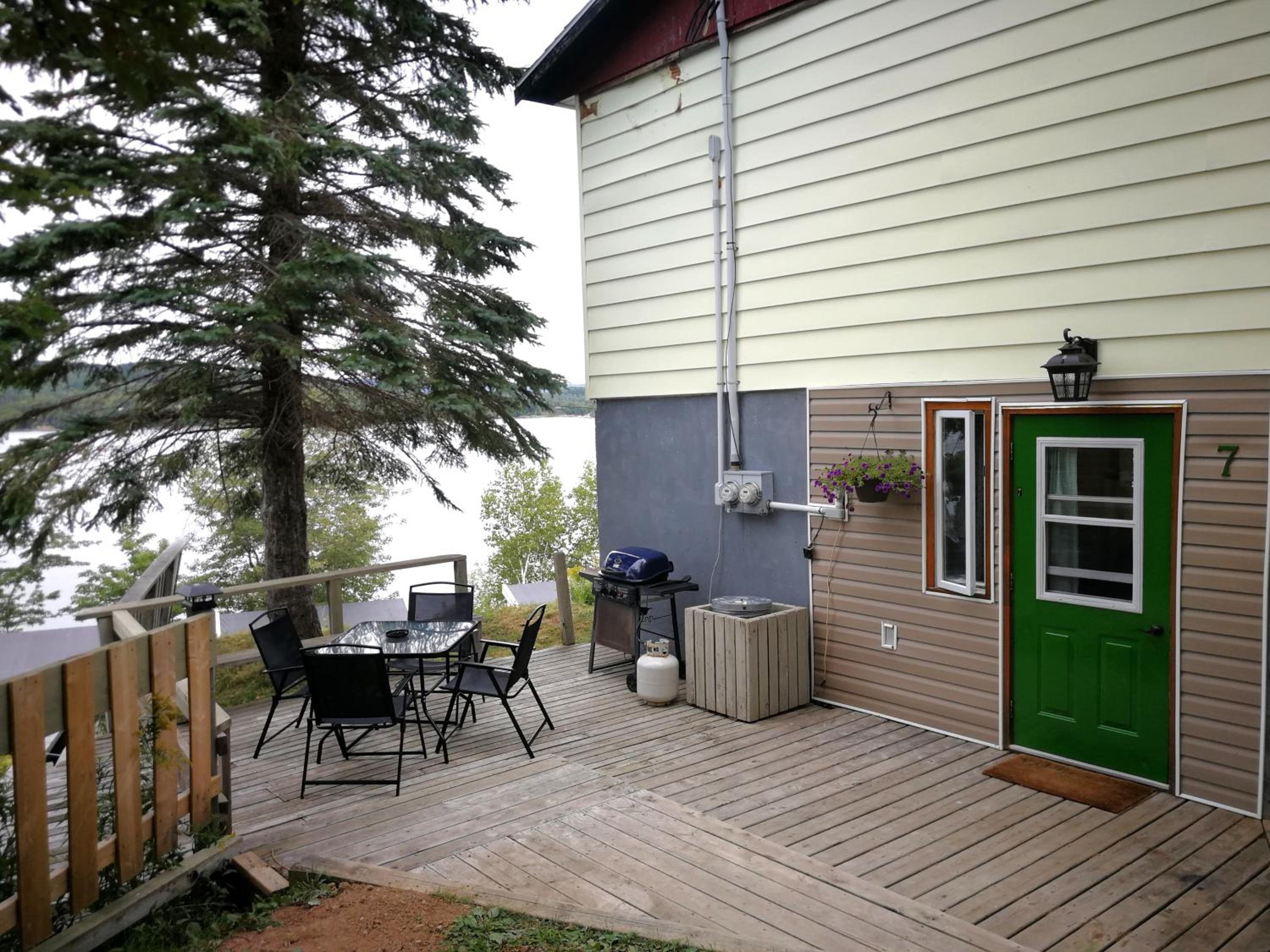 Knotty Pine Cottages, Suites & Motel Rooms