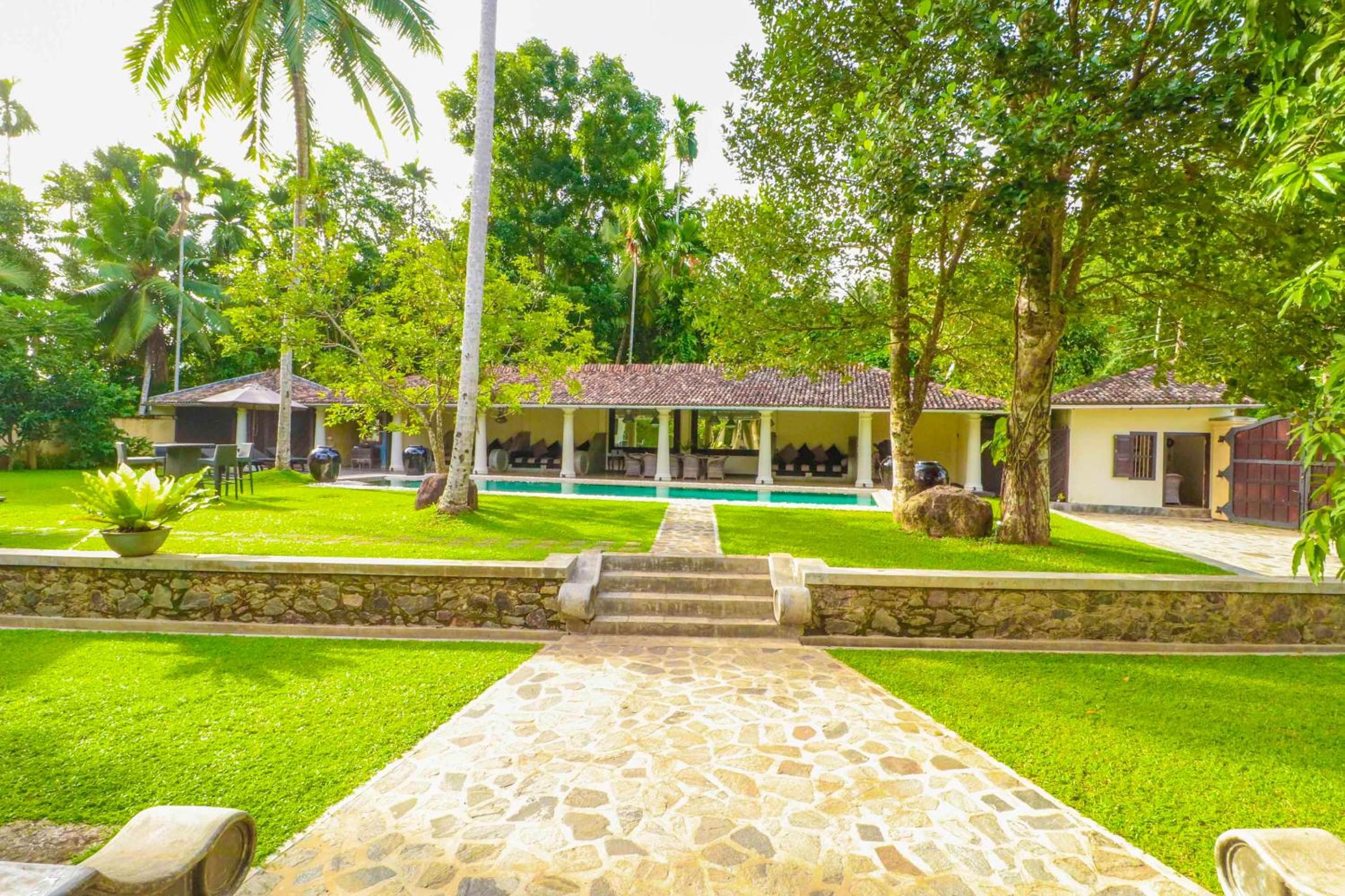 Heenatigala Walawwa - Free Shuttle to Our Private Beach