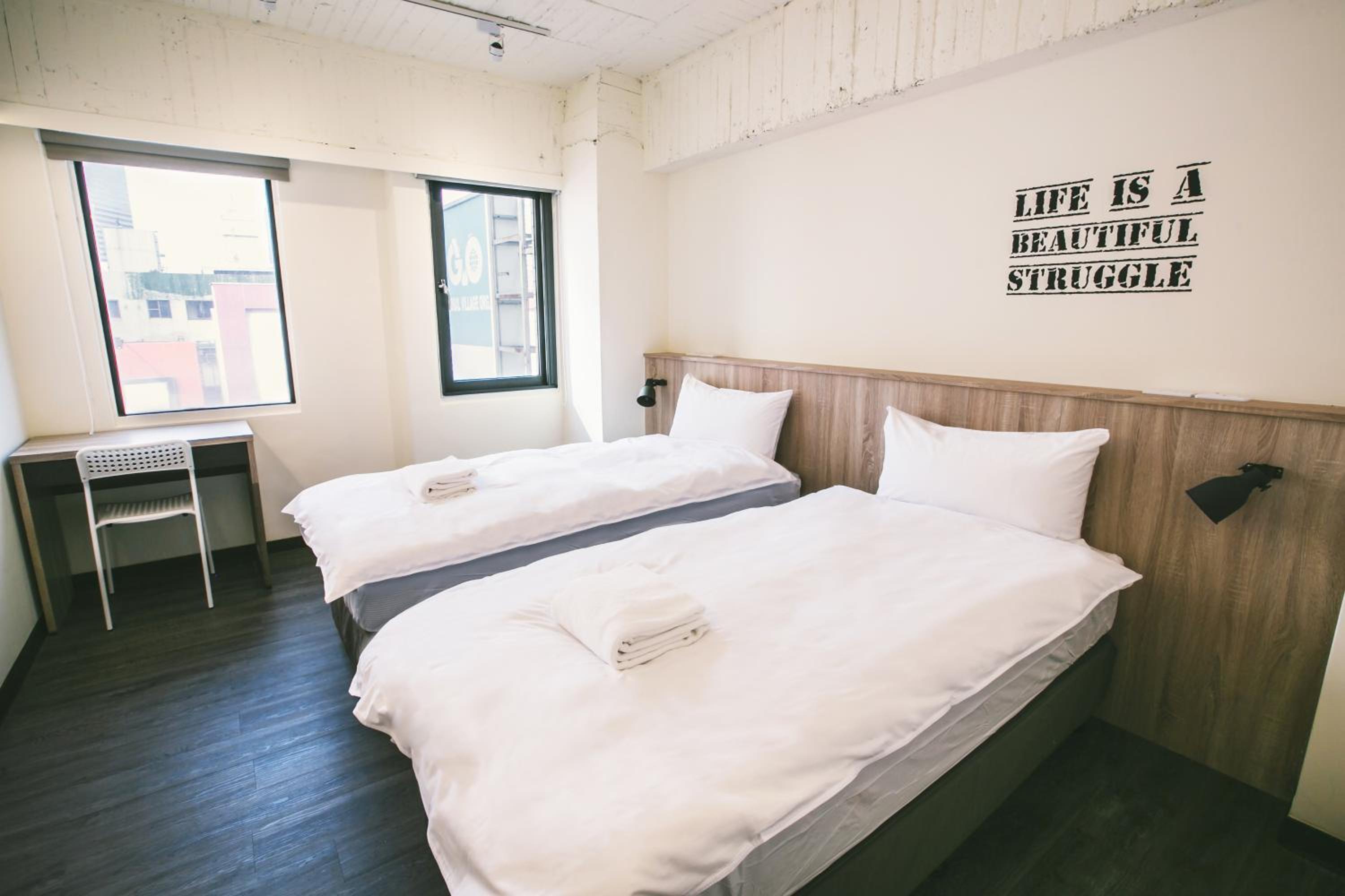 Stray Birds Taichung Hostel 23