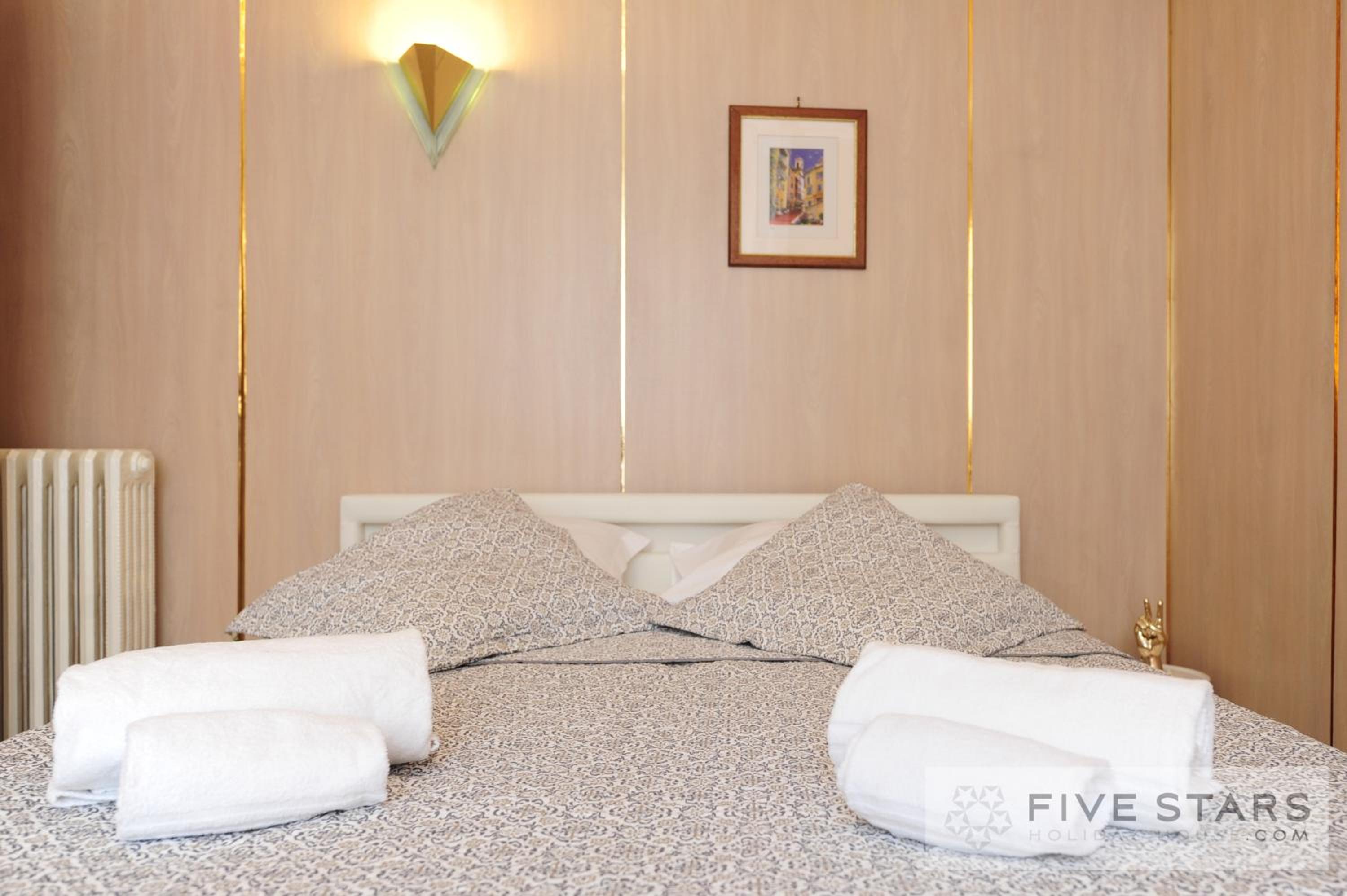 Suite Gioia five stars holiday house view 3