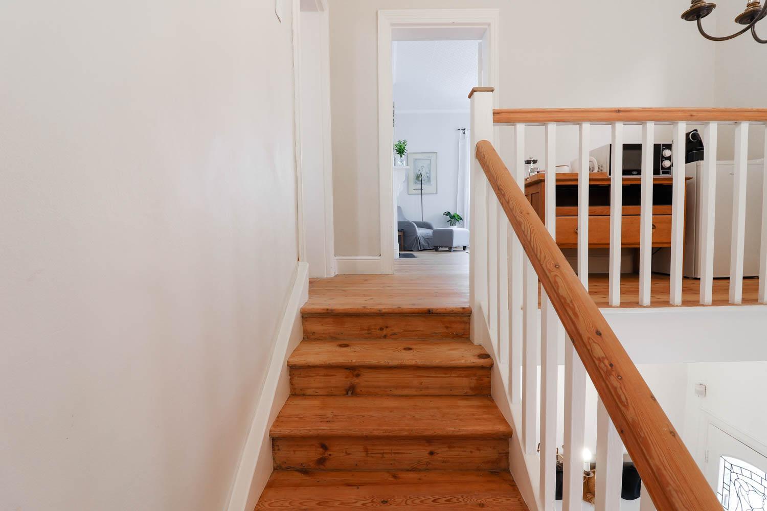 Whispering Oaks Guest House