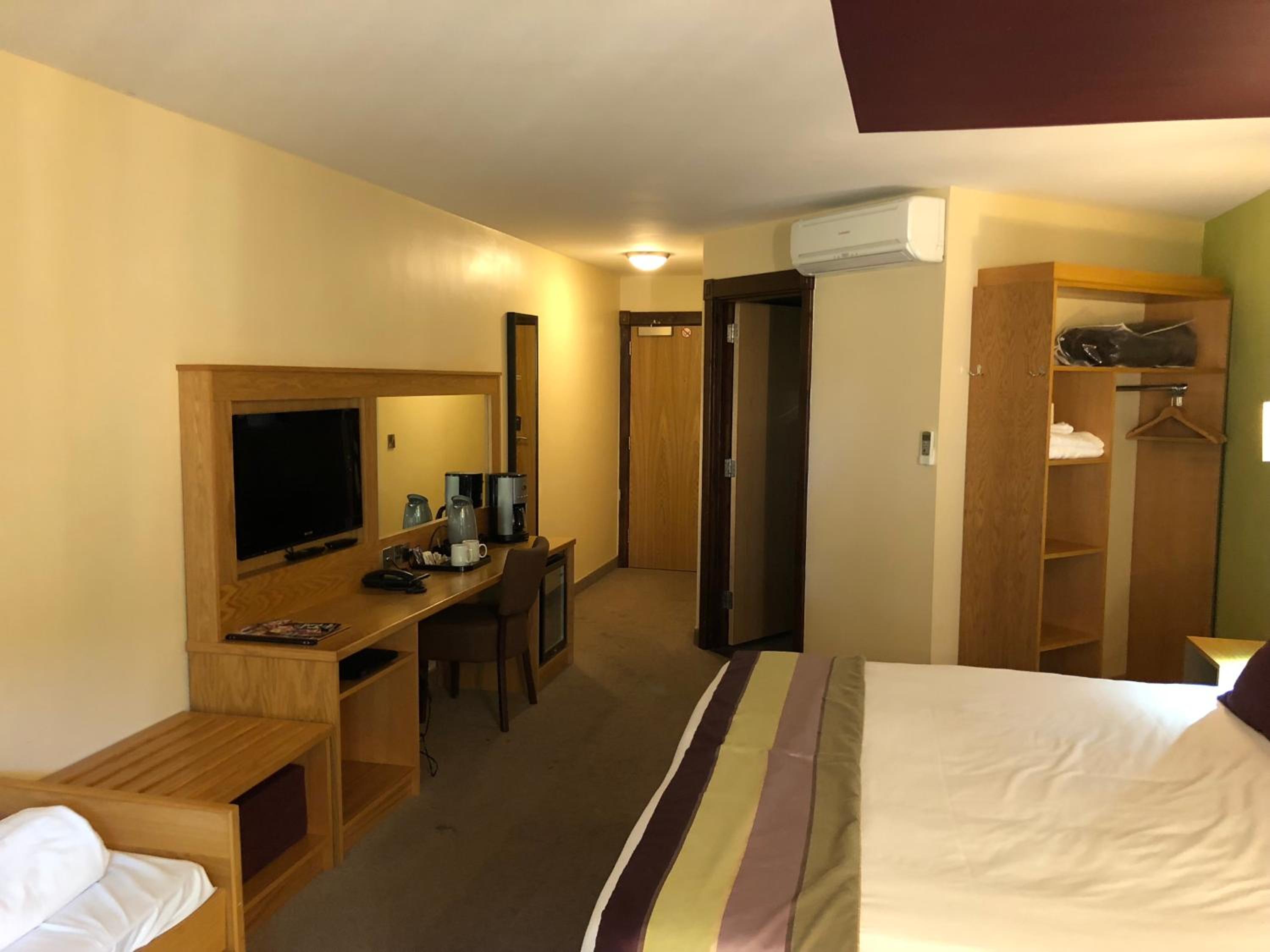Warrington Vacations - The Gulliver's Hotel - Property Image 2