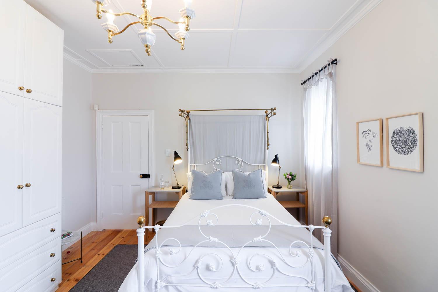 Whispering Oaks Guest House
