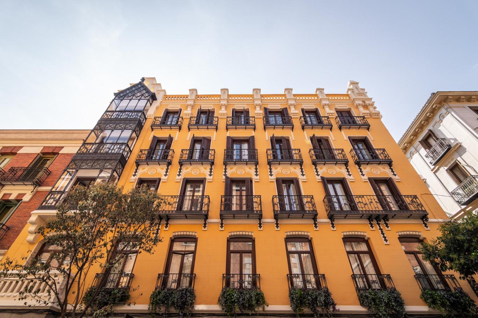 Plaza Mayor Suites & Apartments