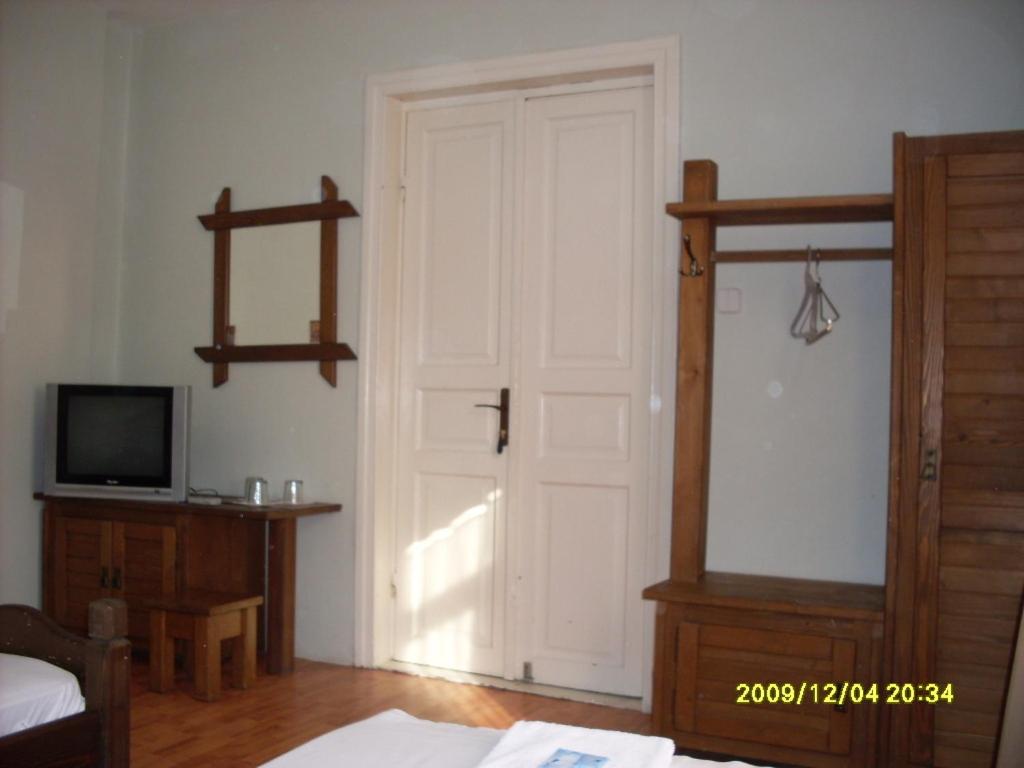 Photo 33