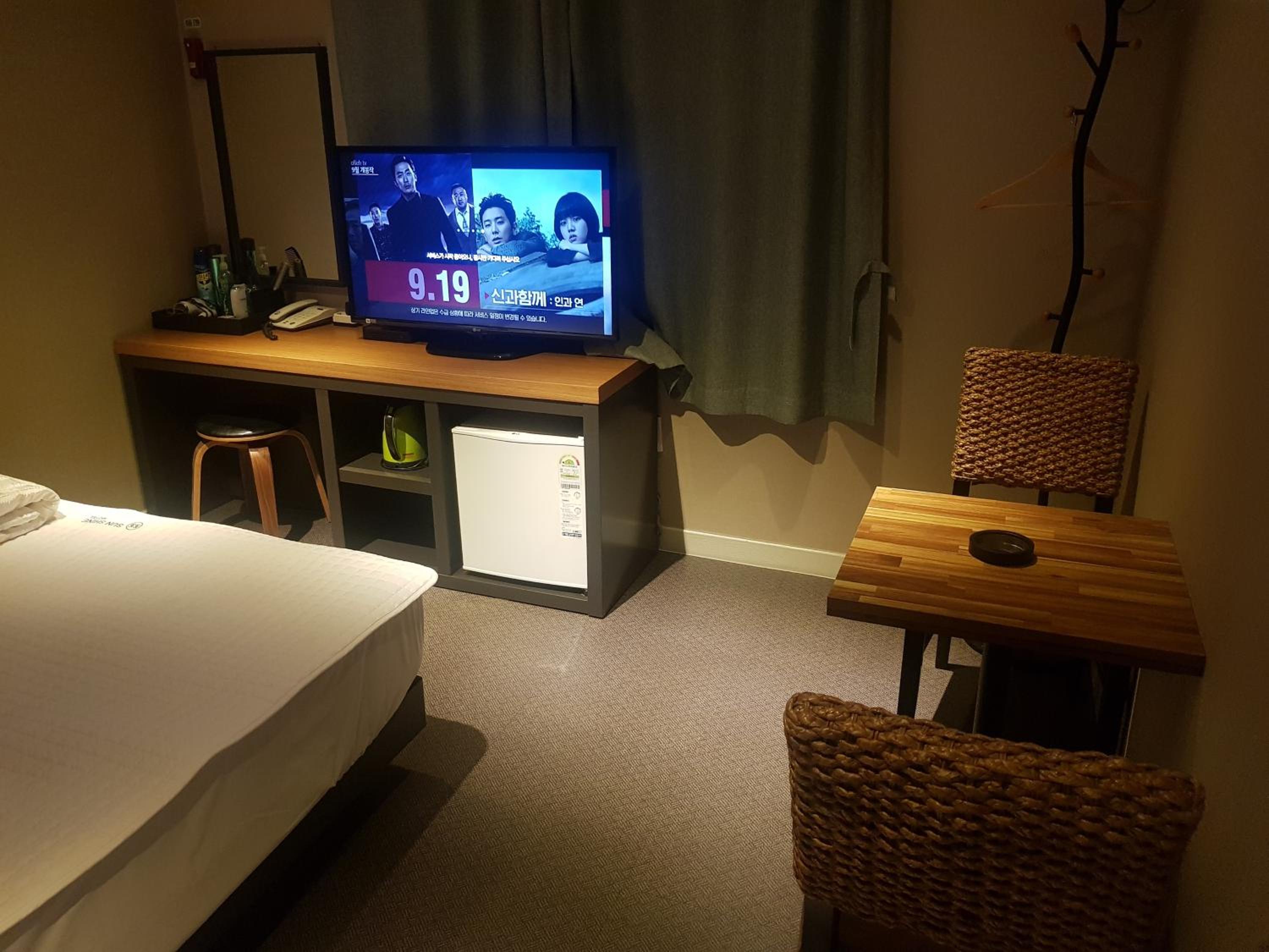 Sunshine Motel view 5