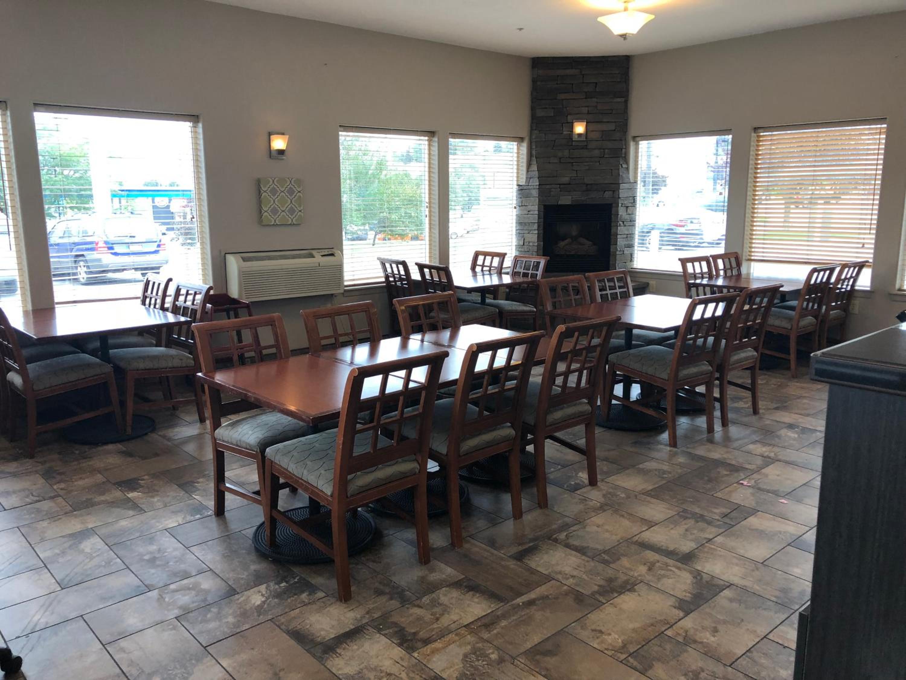 Pocatello Vacations - Super 8 by Wyndham Pocatello - Property Image 4