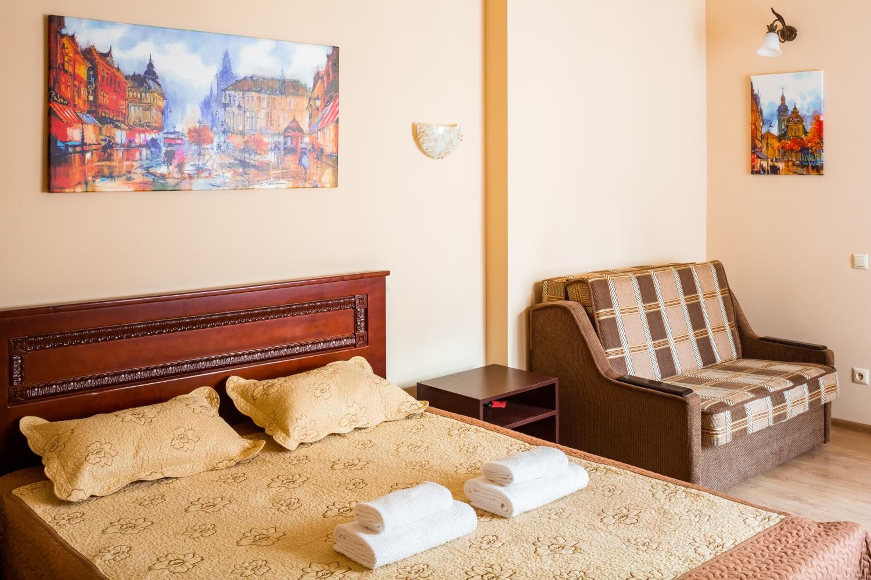 Apartment on Lesya Kurbasa 7 view 4