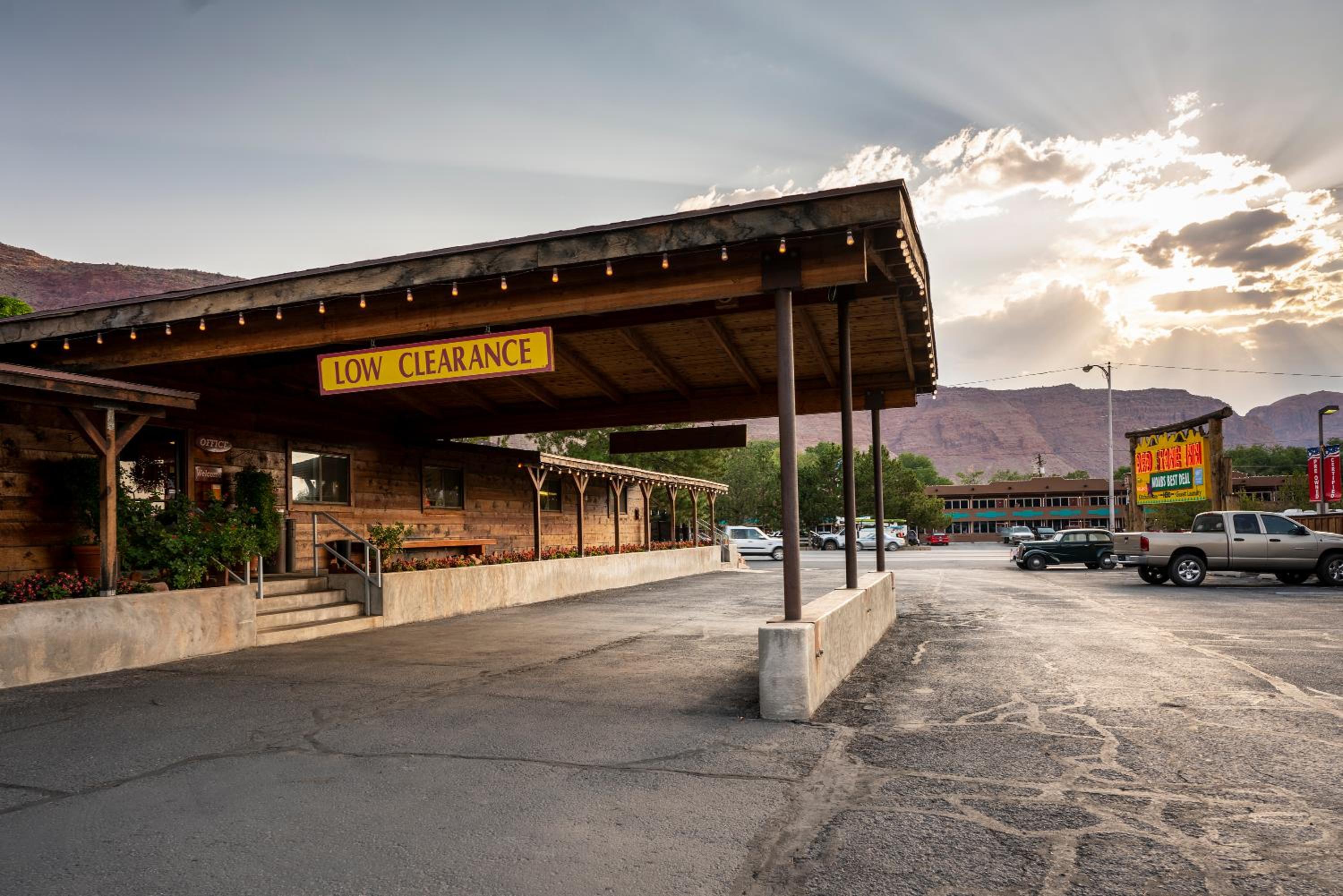 Red Stone Inn
