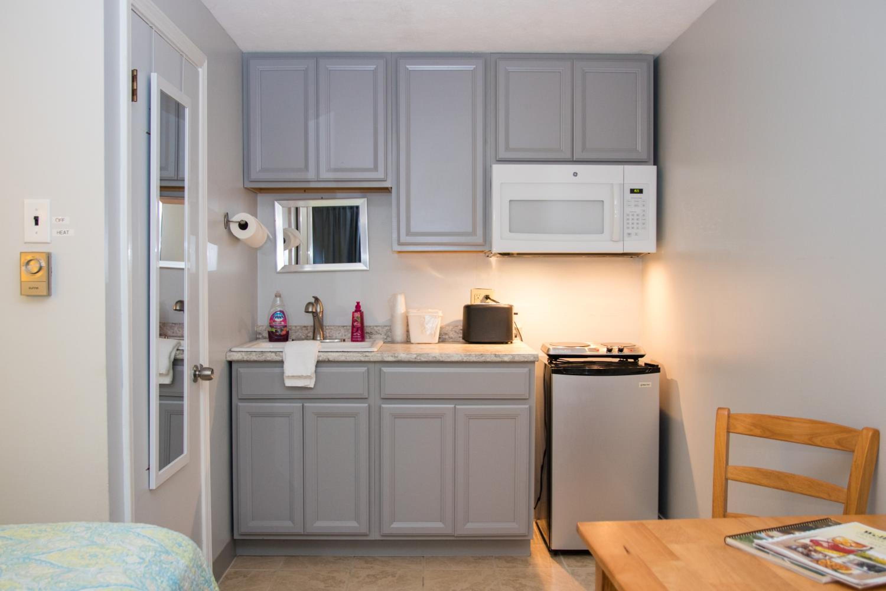 Seacoast Motel - Property Image 1