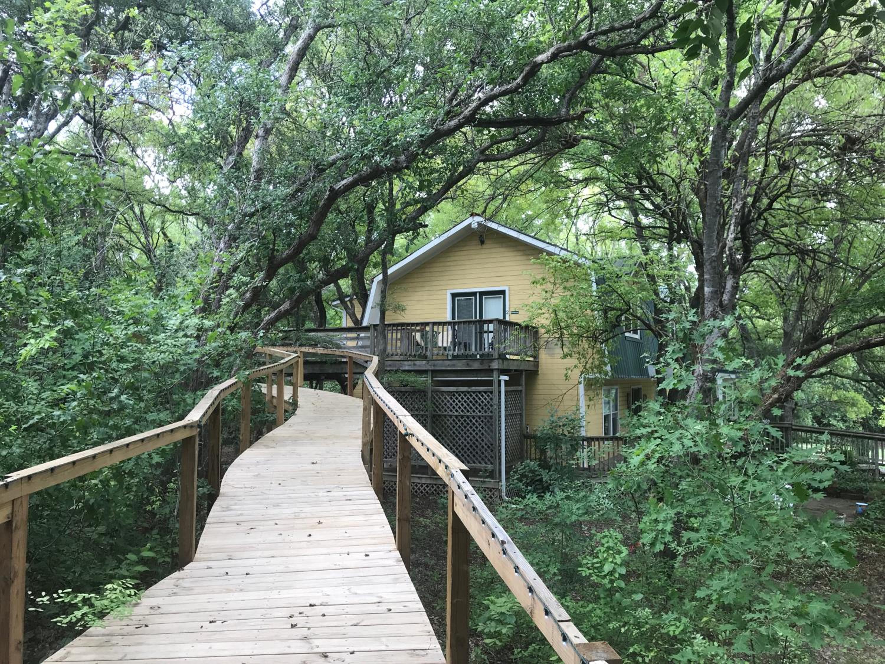 Bed & Breakfast on White Rock Creek view 3