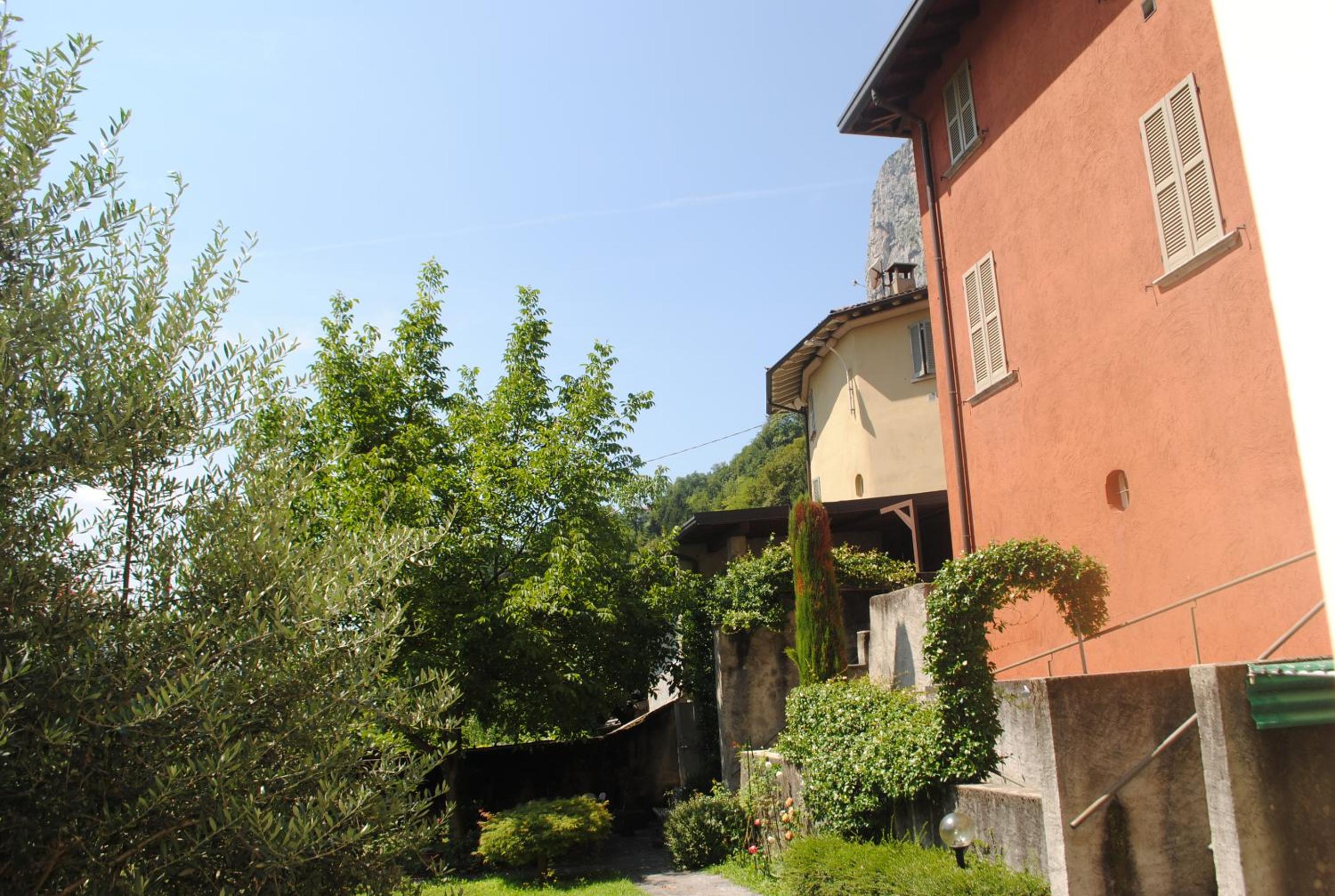 Photo 44