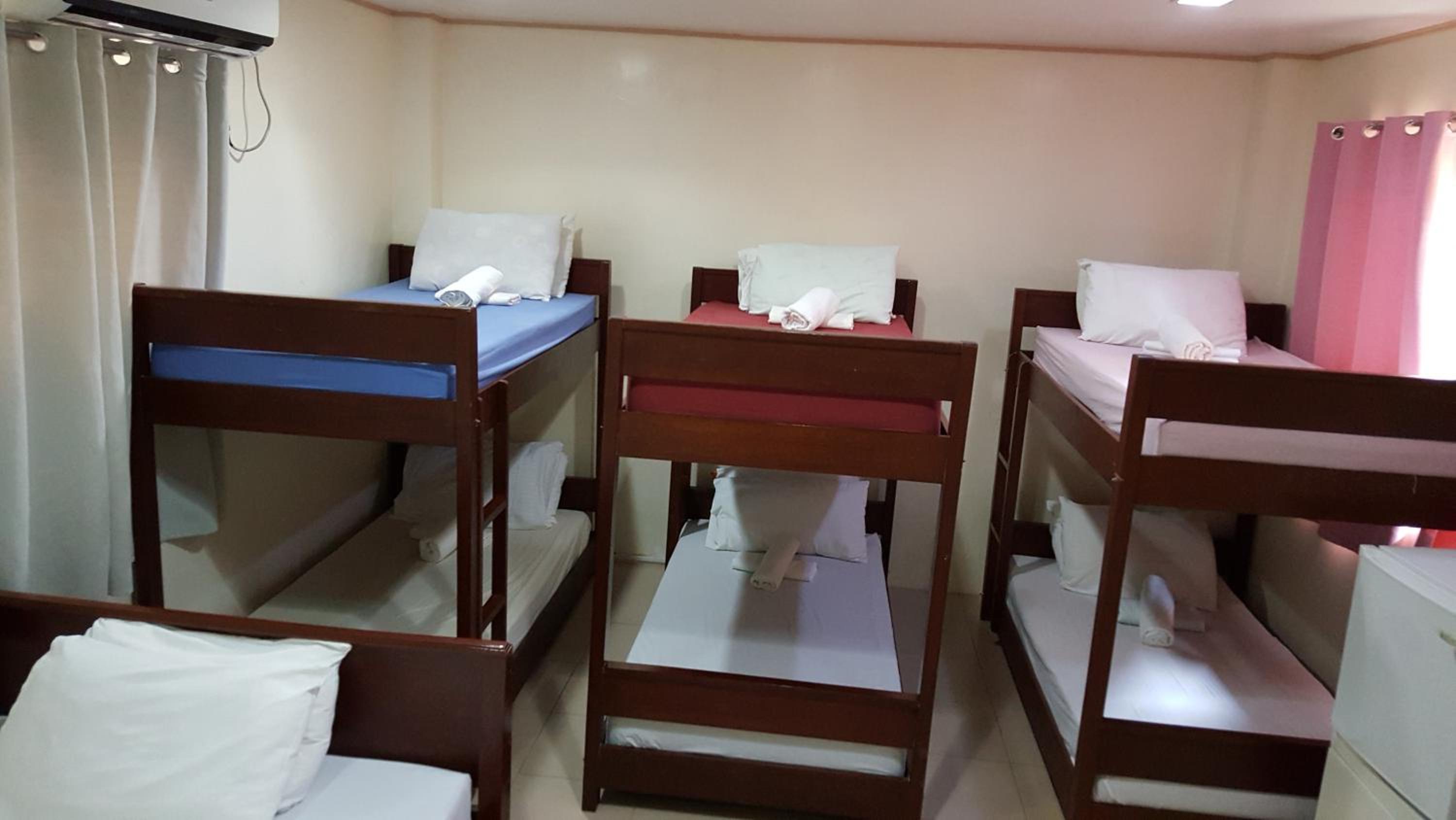 Blue Lagoon Inn & Suites