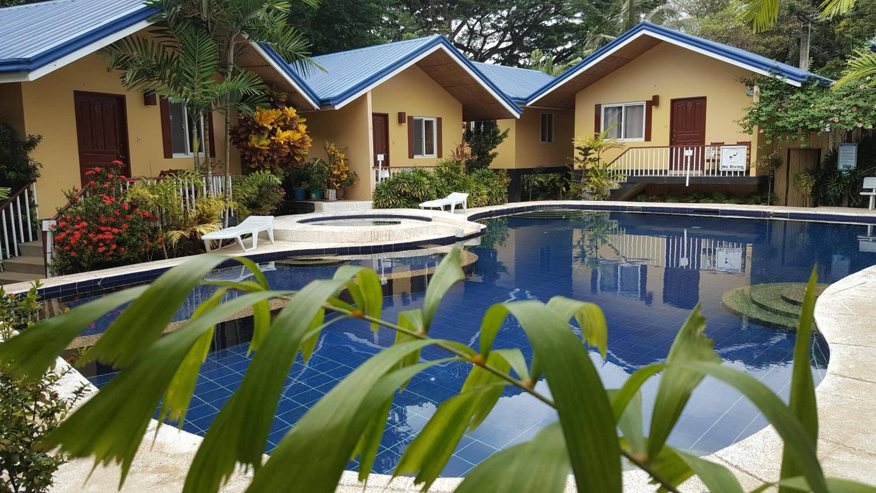 Blue Lagoon Inn & Suites
