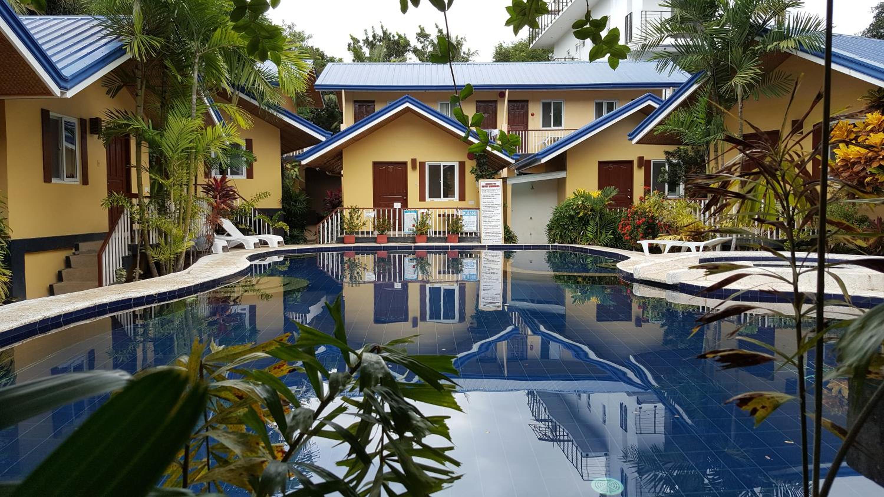 Blue Lagoon Inn & Suites