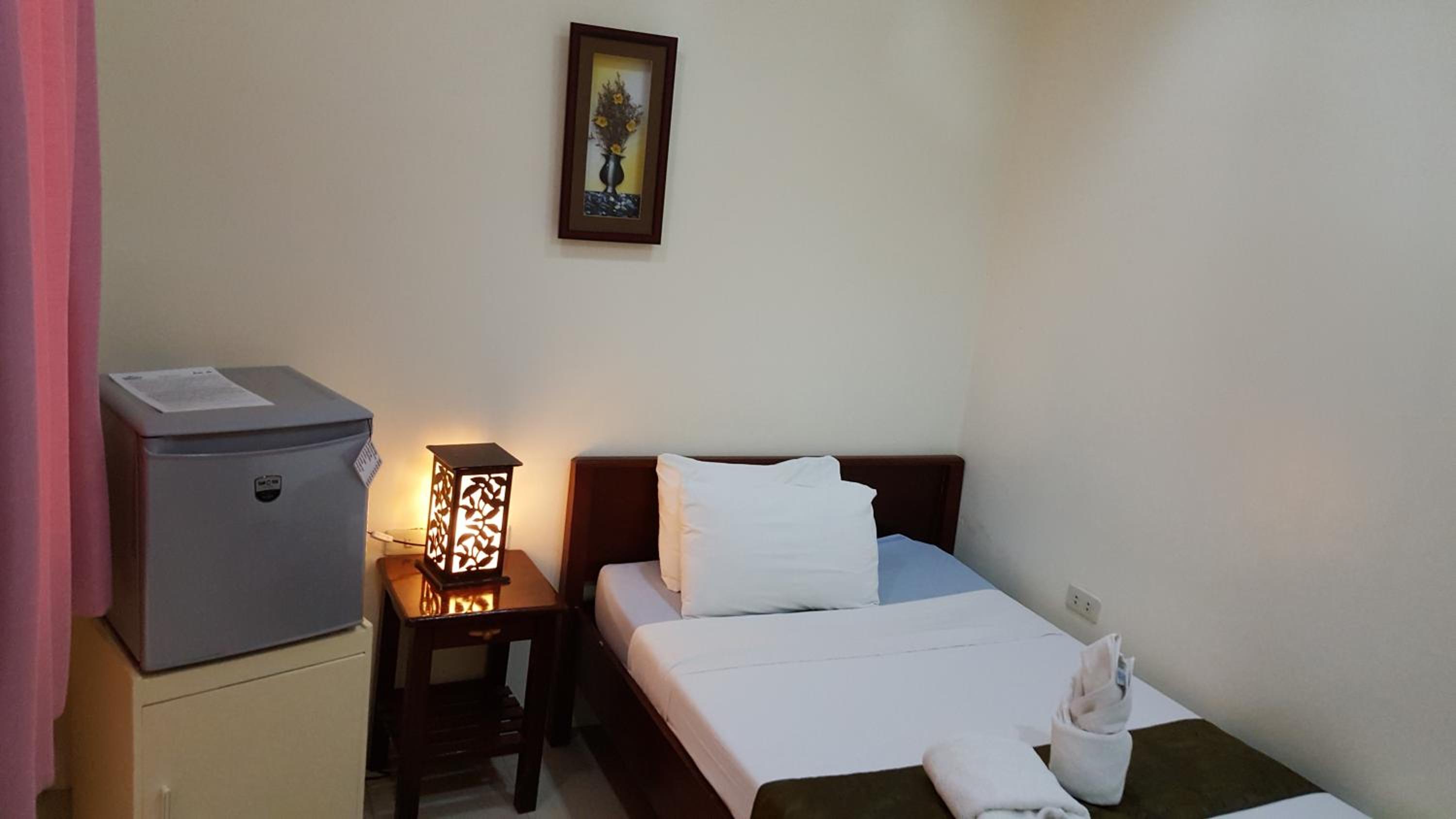 Blue Lagoon Inn & Suites