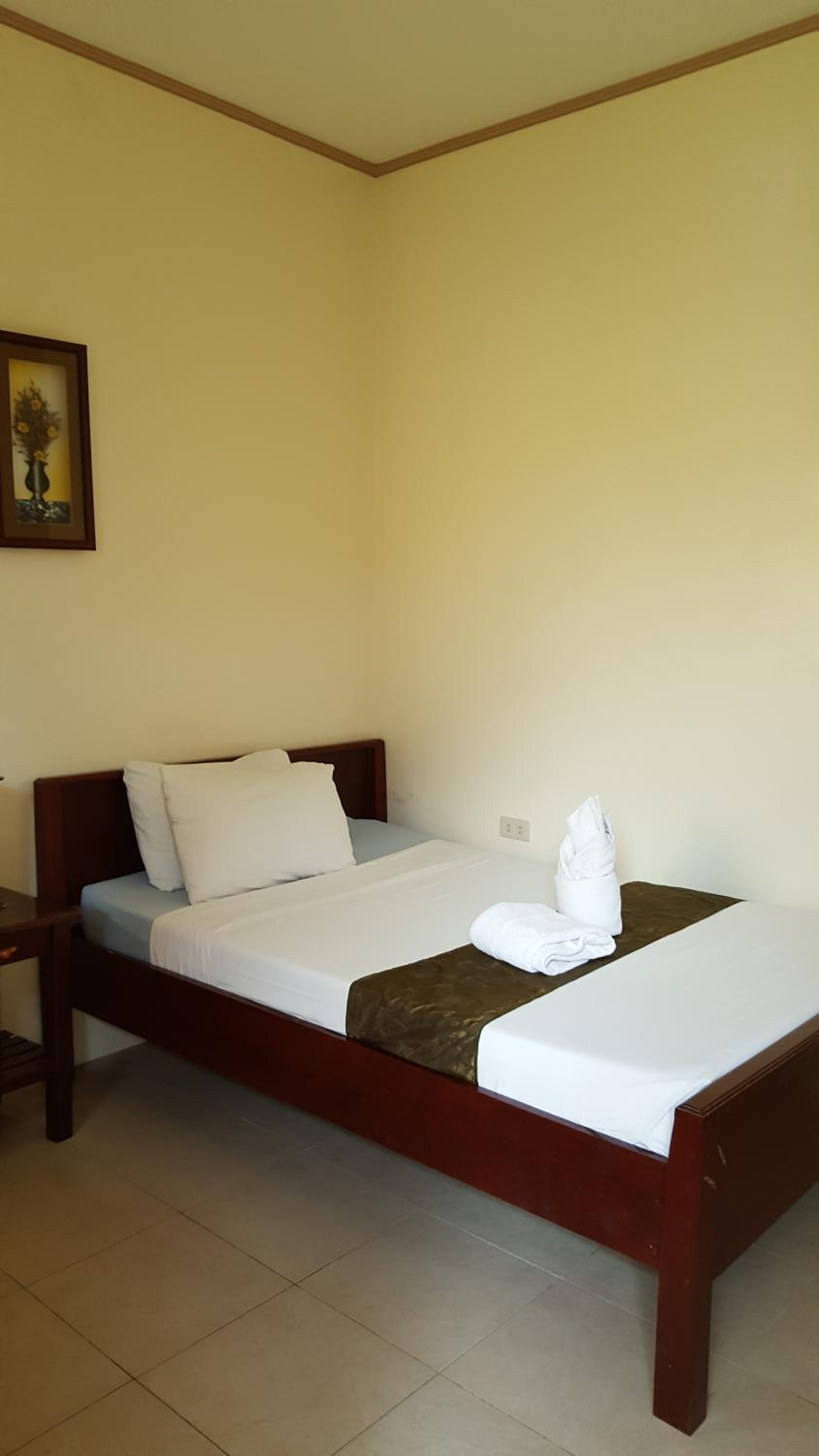 Blue Lagoon Inn & Suites