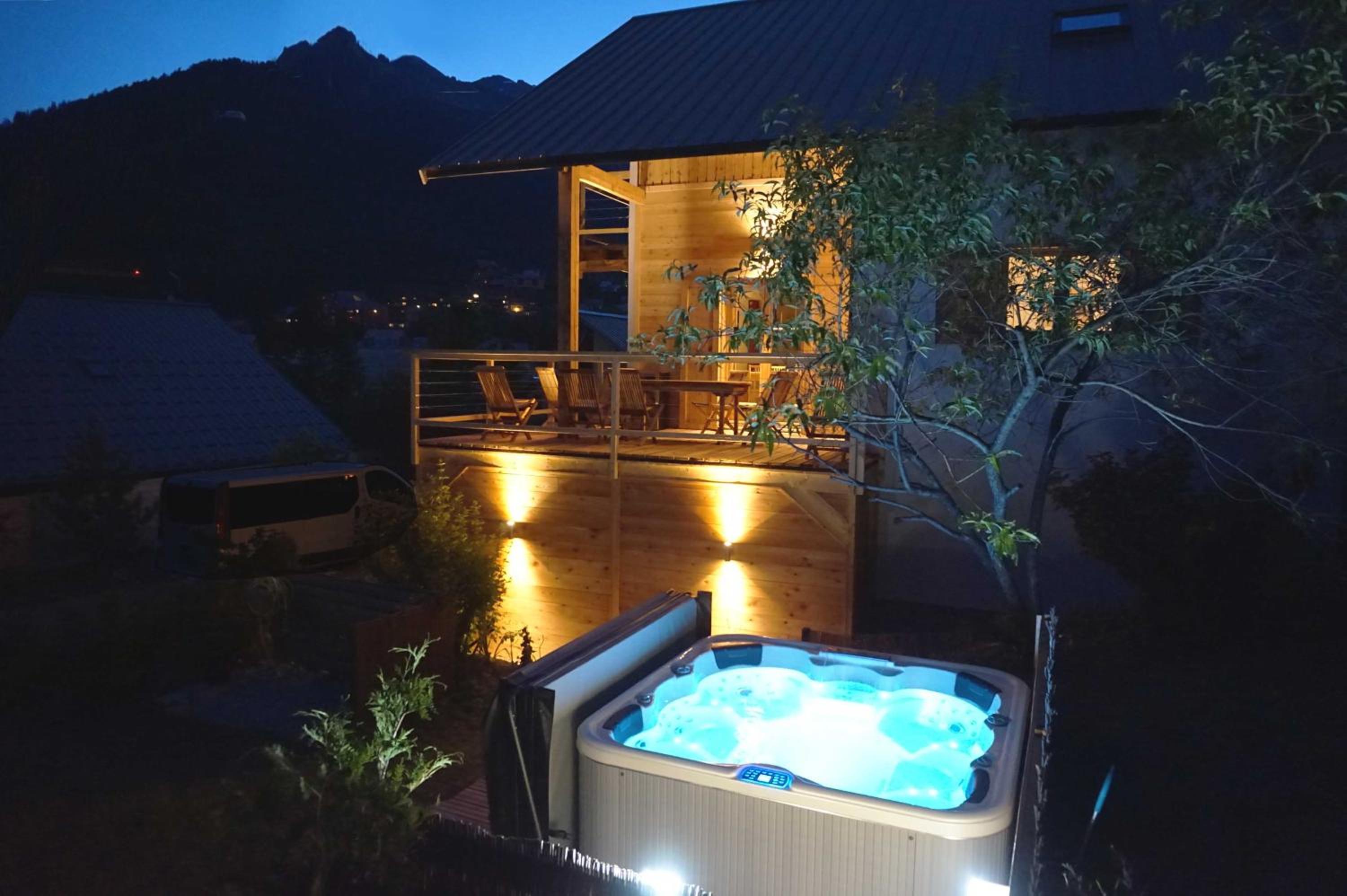 Serre Che Chalet view 3