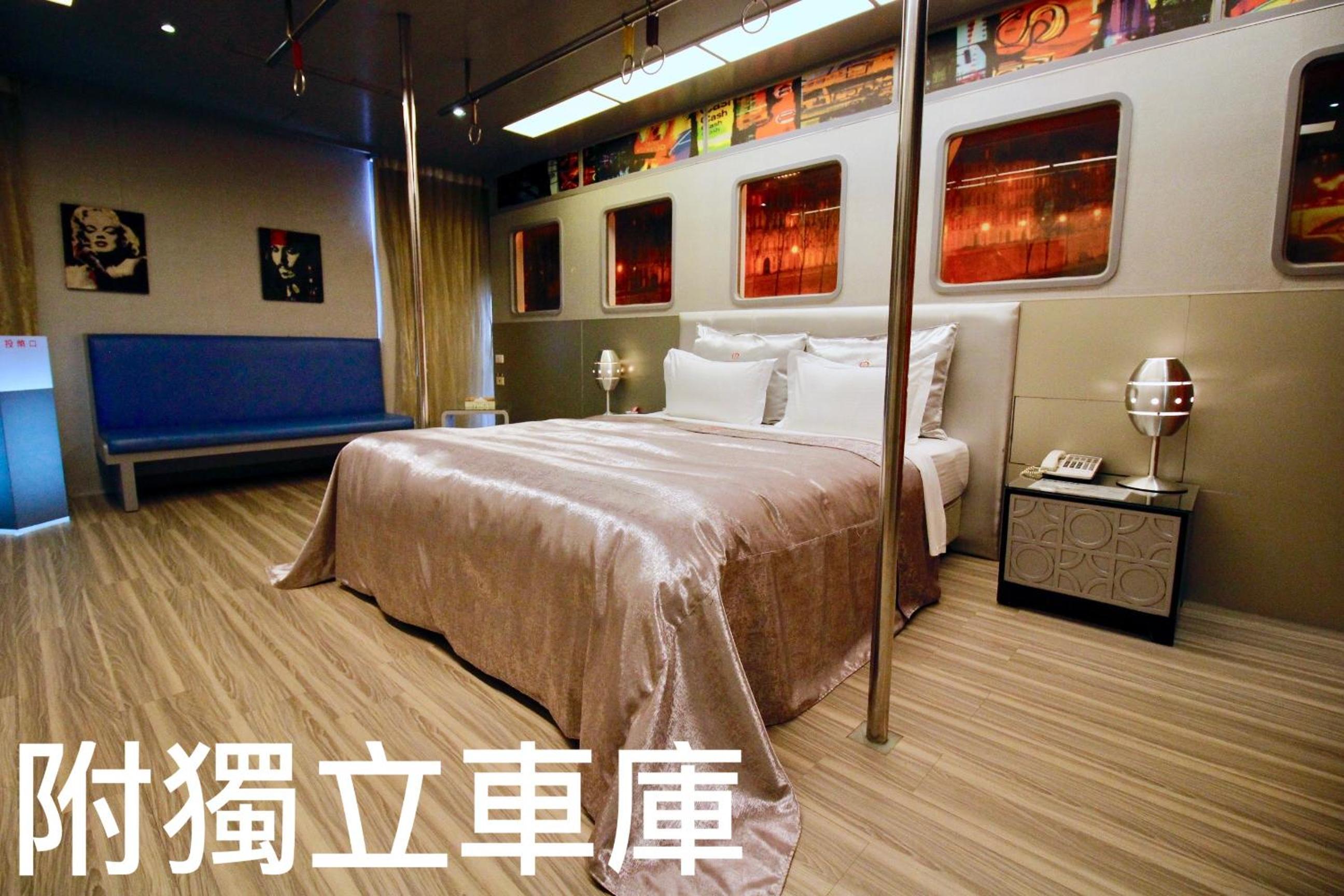 Photo 8