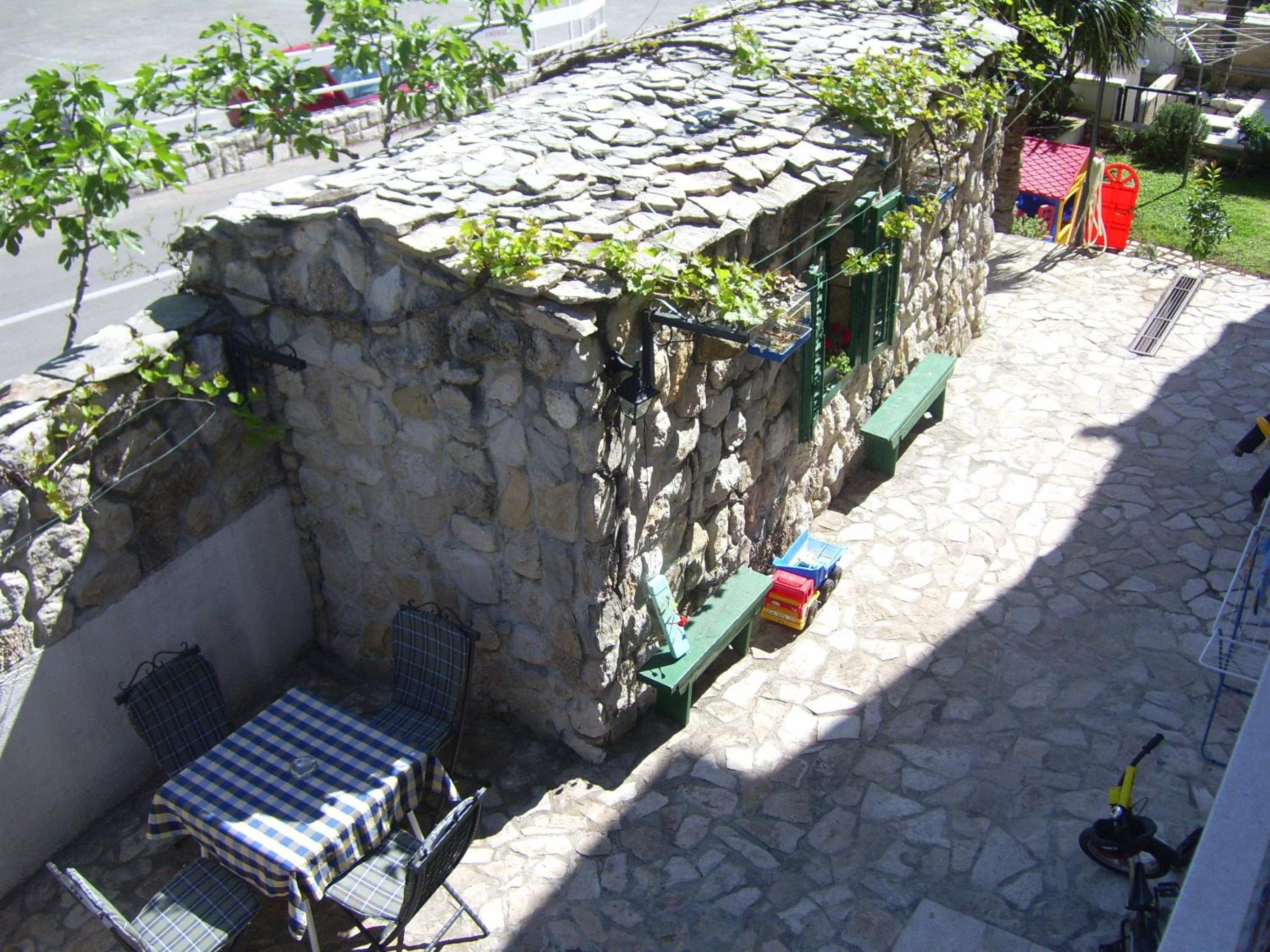 Photo 18