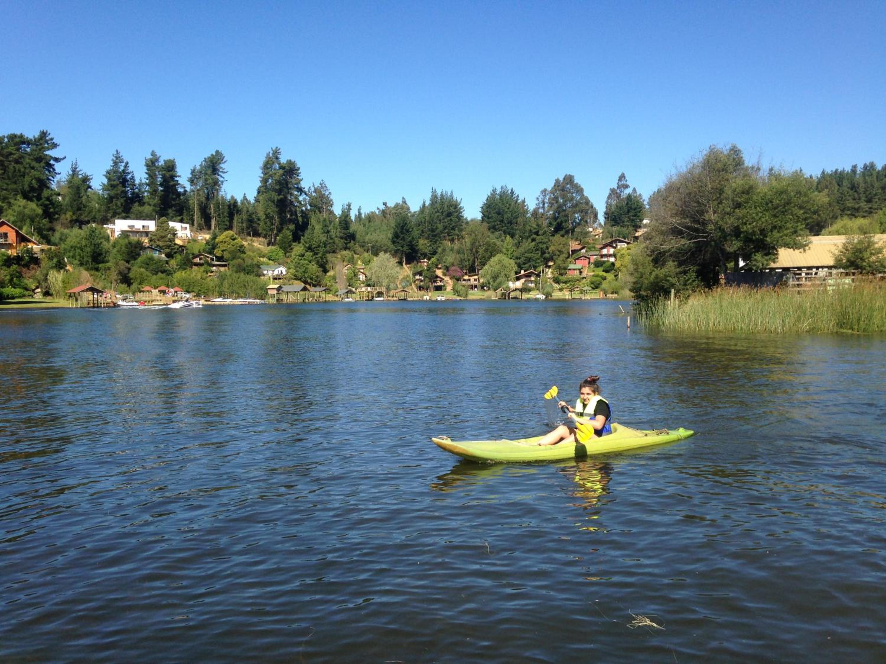Acuarela minicasas con piscina en Lago Vichuquen