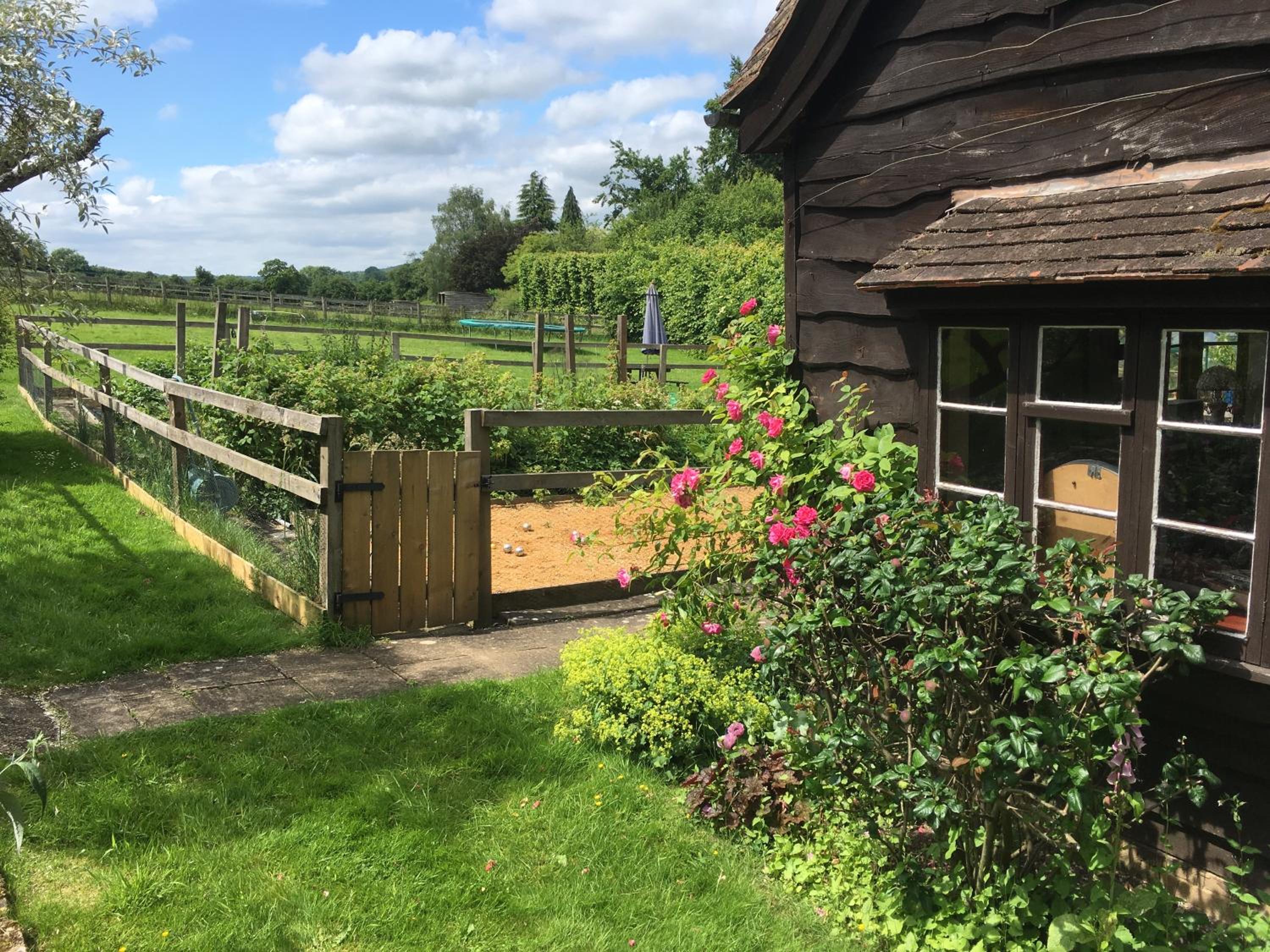 The Limes Country House with Heated Pool & Hot Tub
