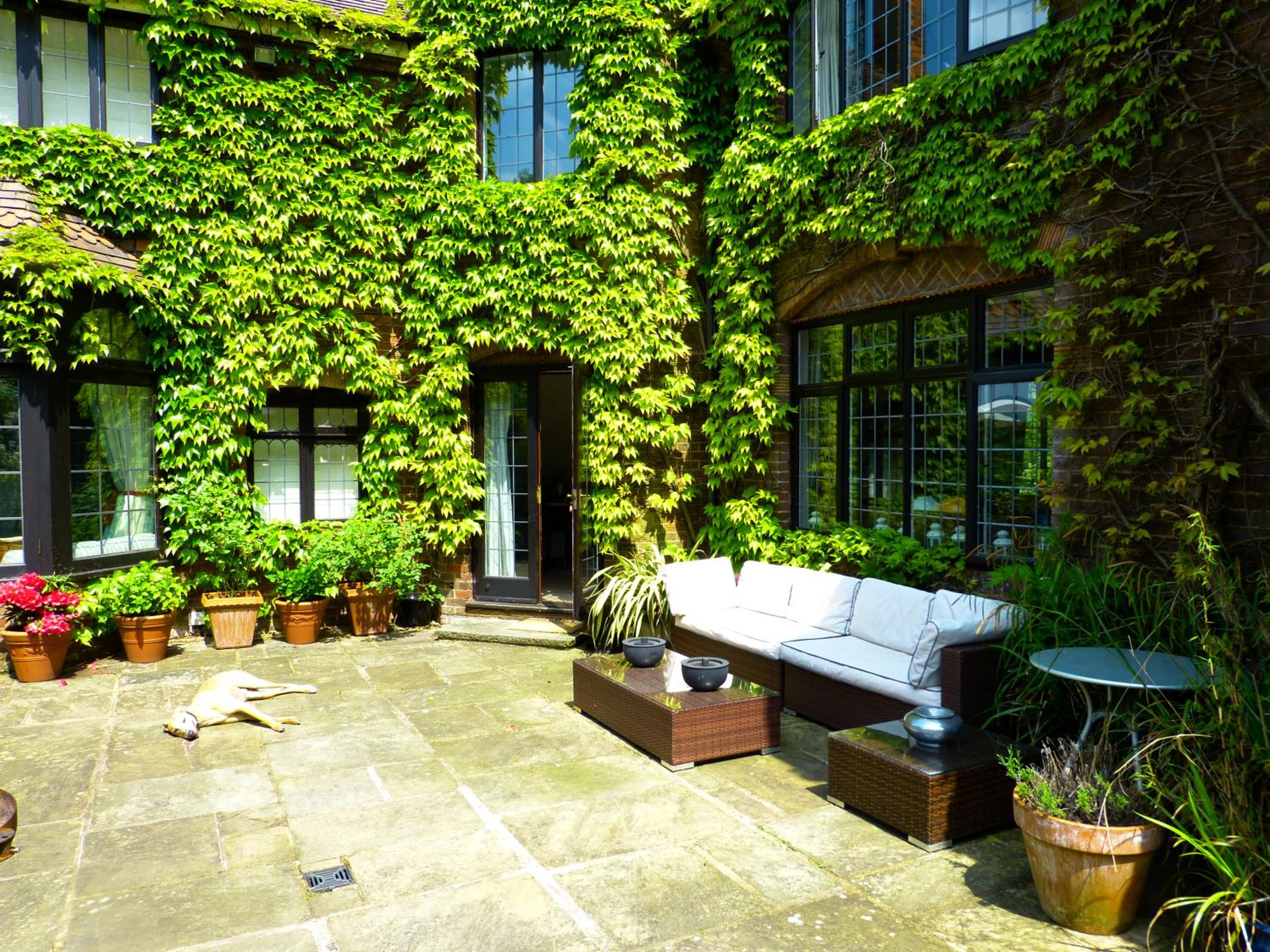 The Limes Country House with Heated Pool & Hot Tub