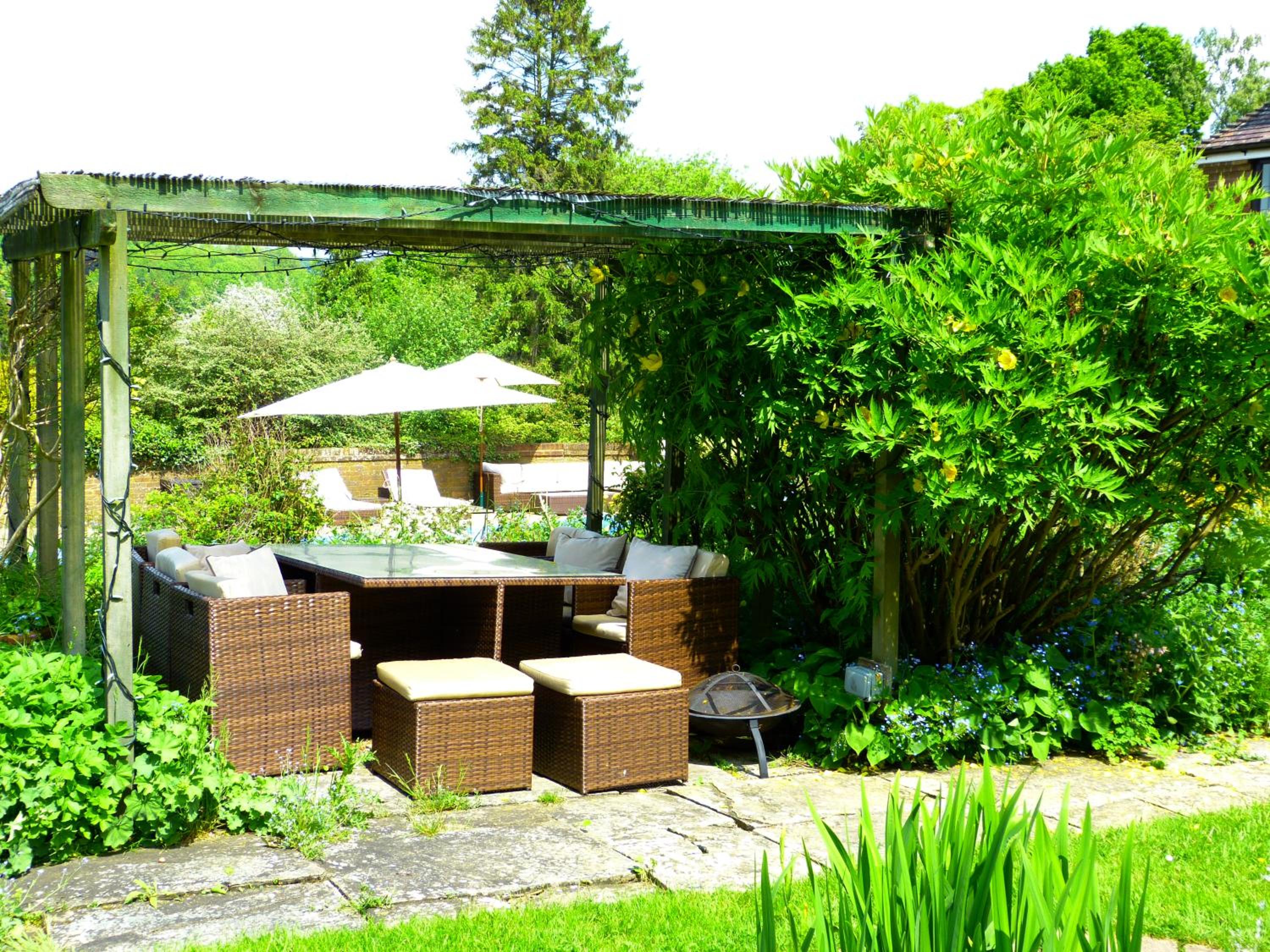 The Limes Country House with Heated Pool & Hot Tub
