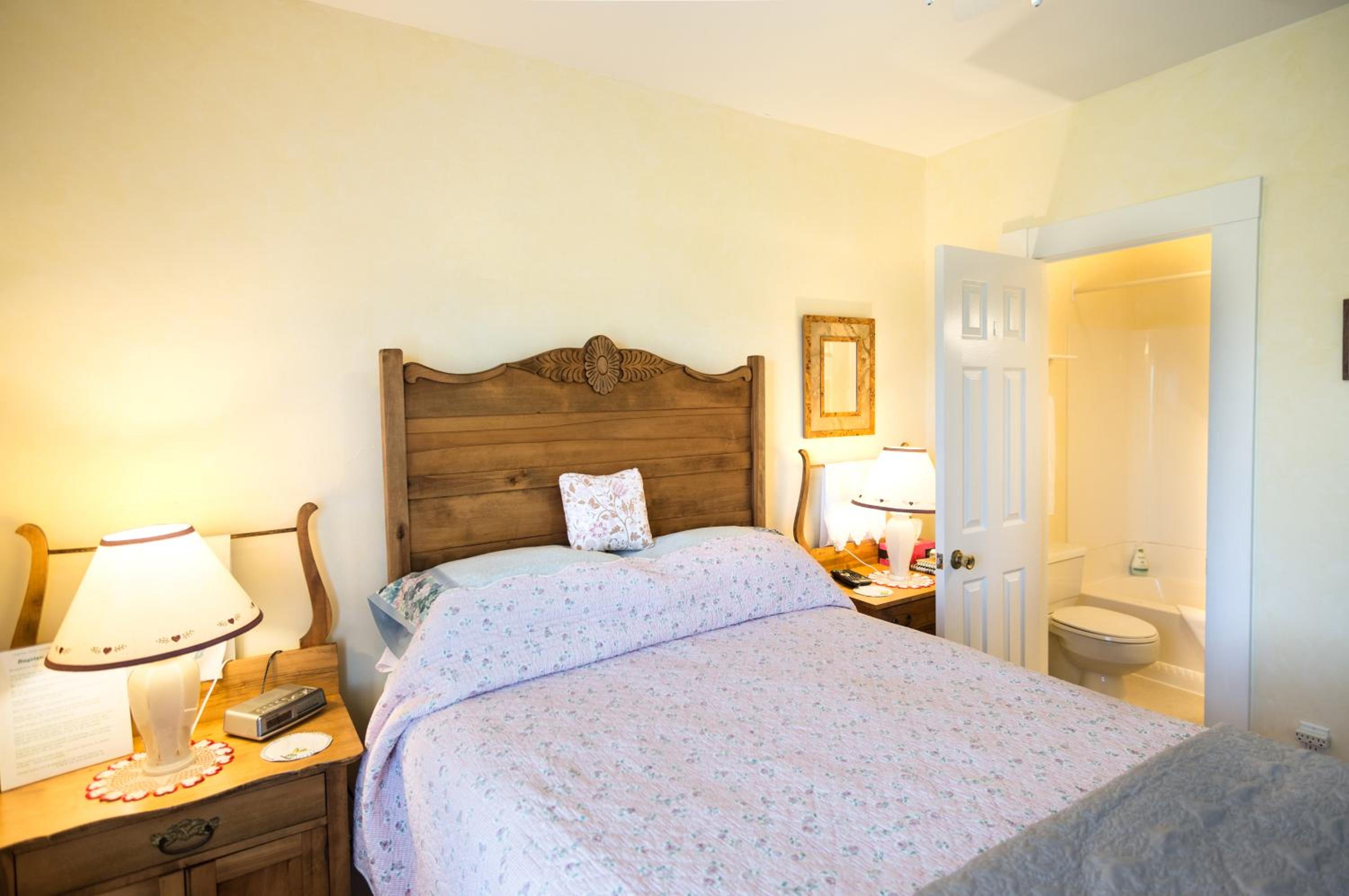 Bayview Pines Country Inn B&B